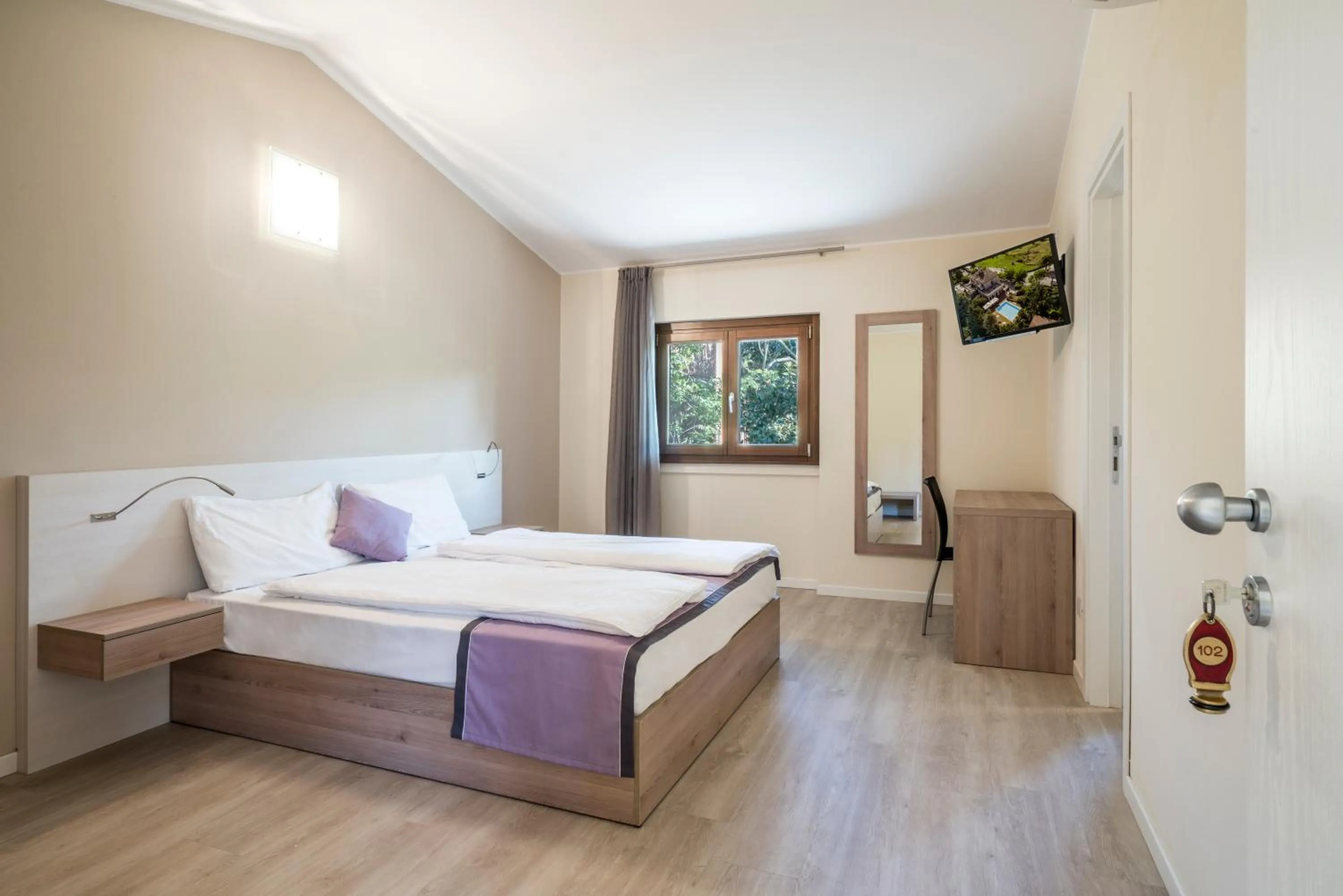 Photo of the whole room, Bed in Hotel Dogana