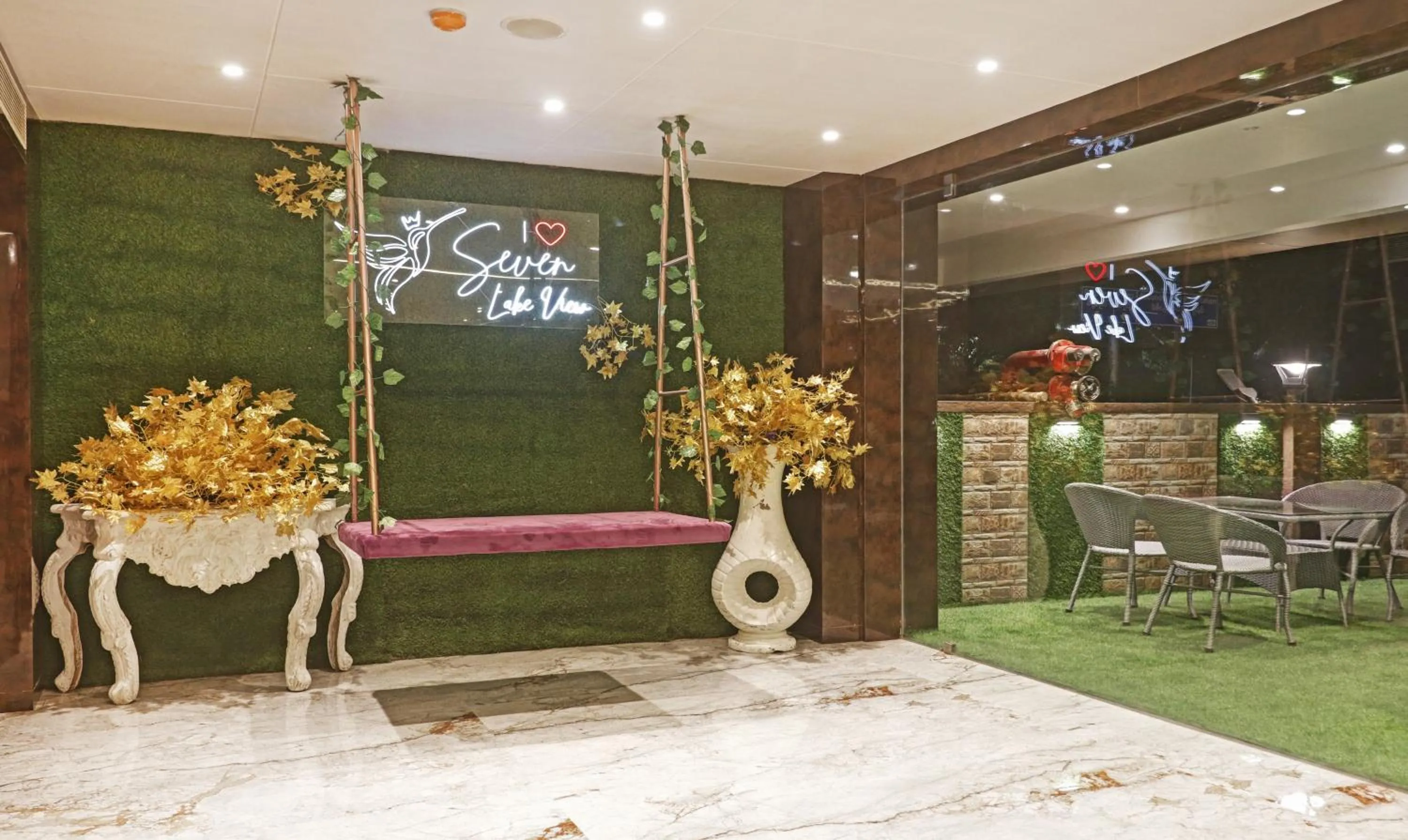 Lobby or reception in Treebo Premium Seven Lake View