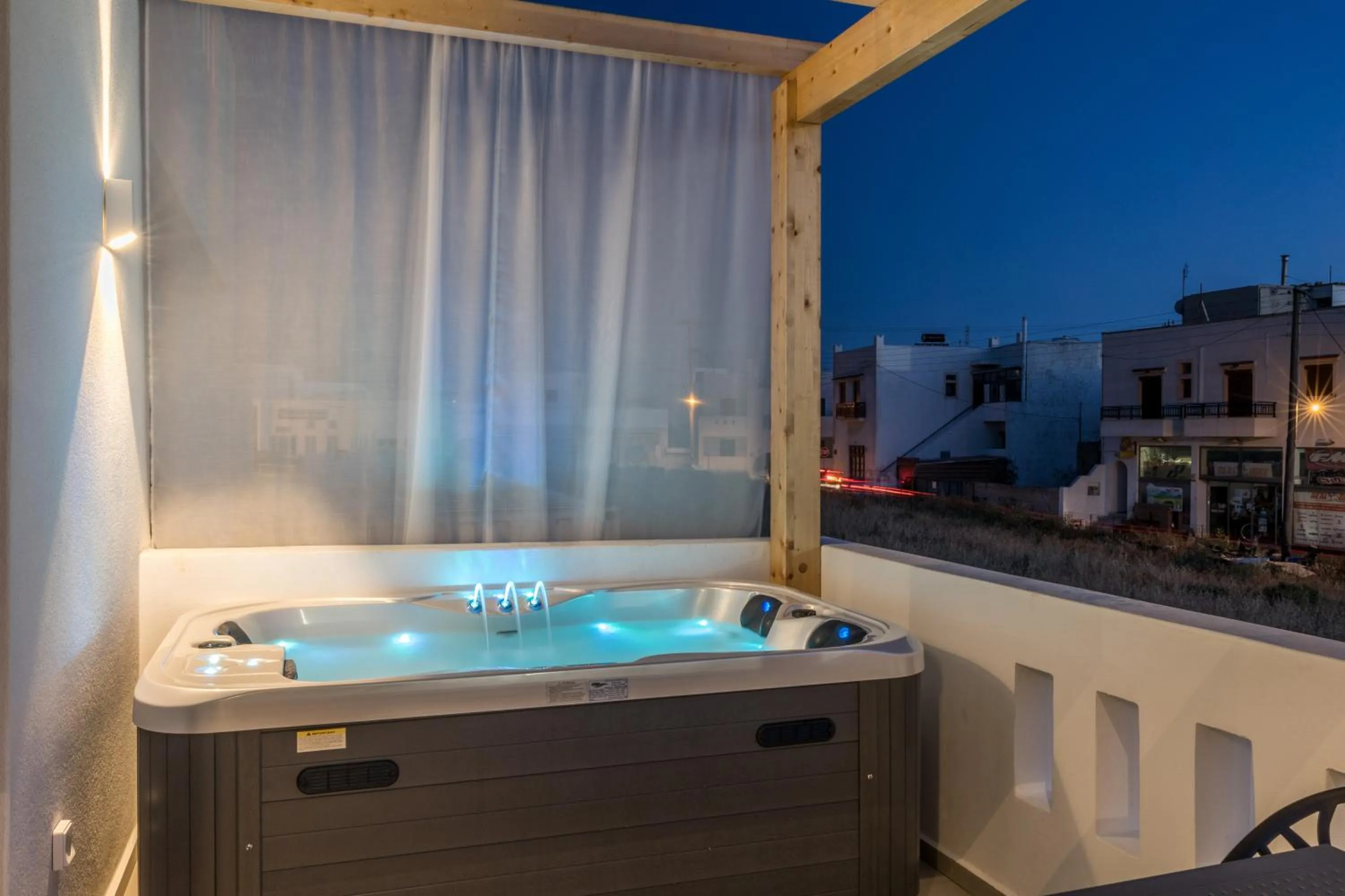 Hot Tub in Alenor City Hotel