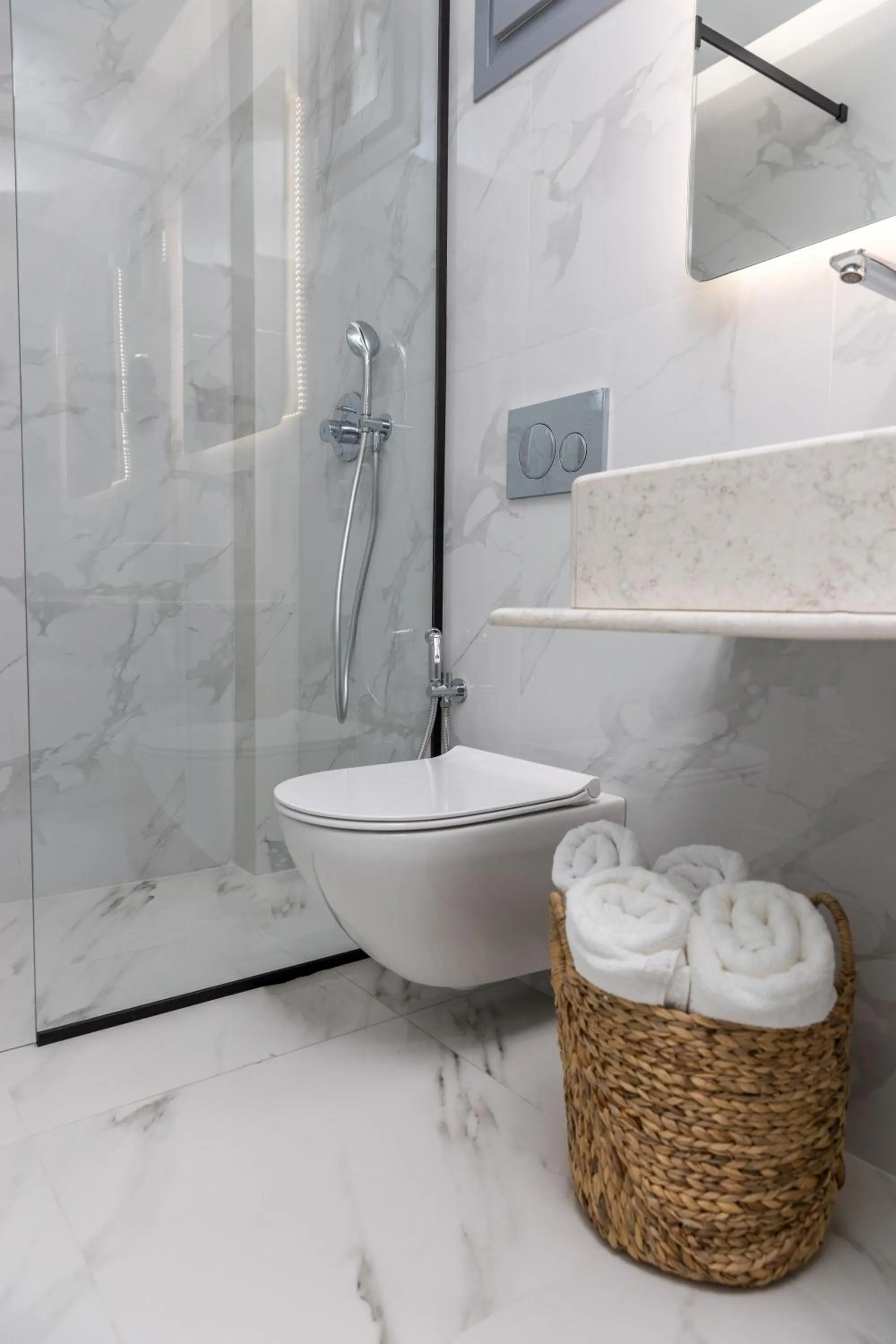 Shower in Alenor City Hotel