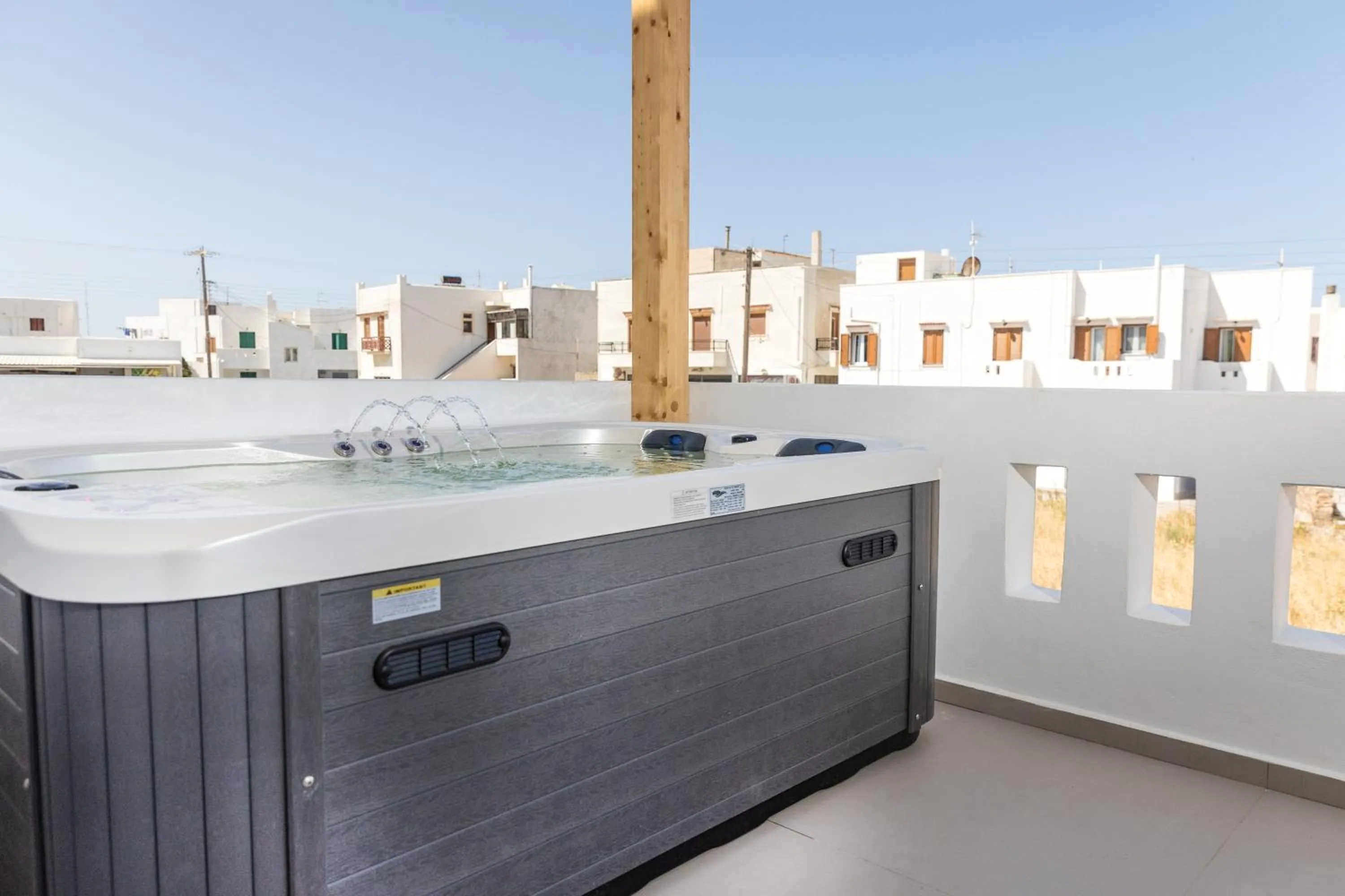 Hot Tub in Alenor City Hotel