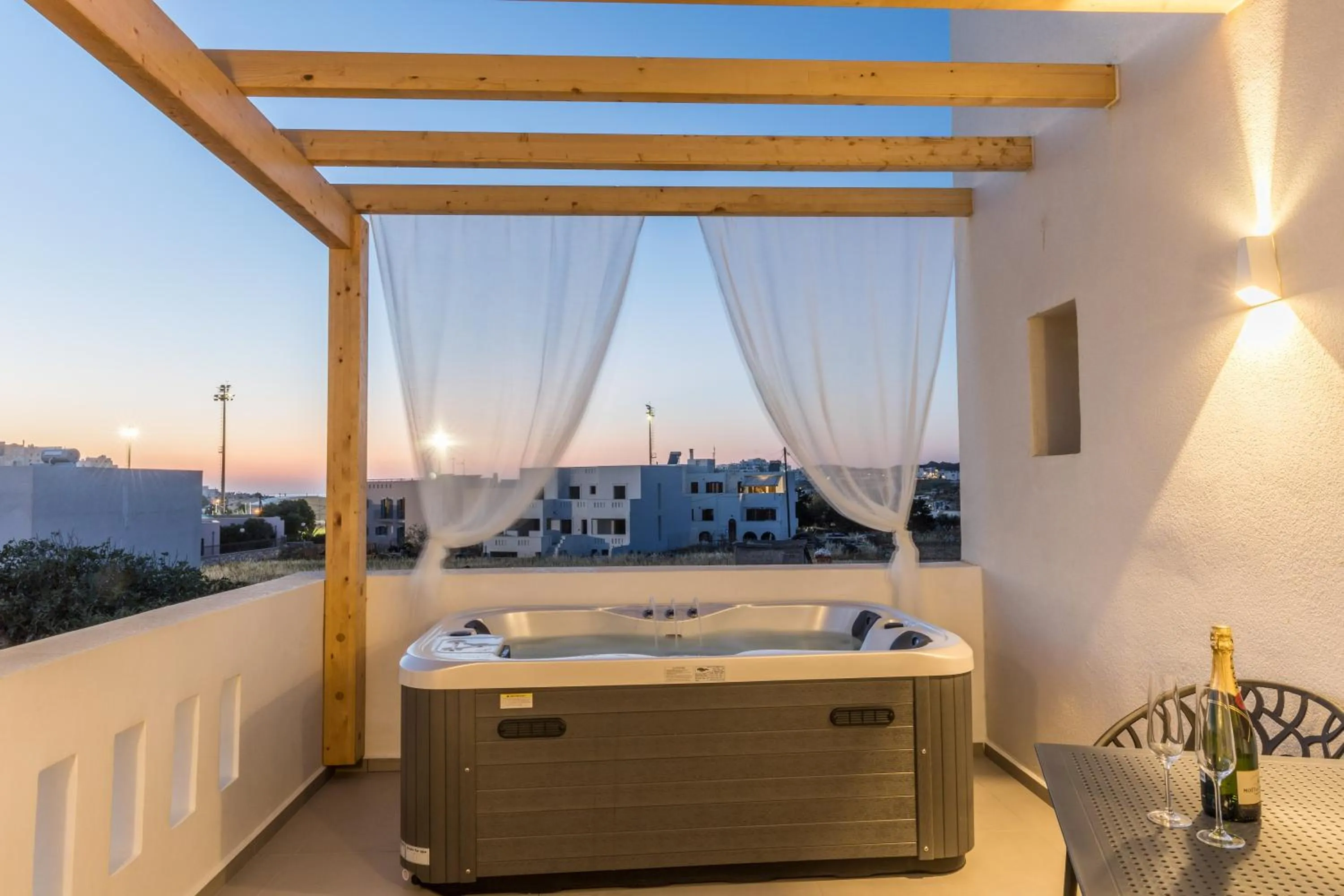 Hot Tub in Alenor City Hotel