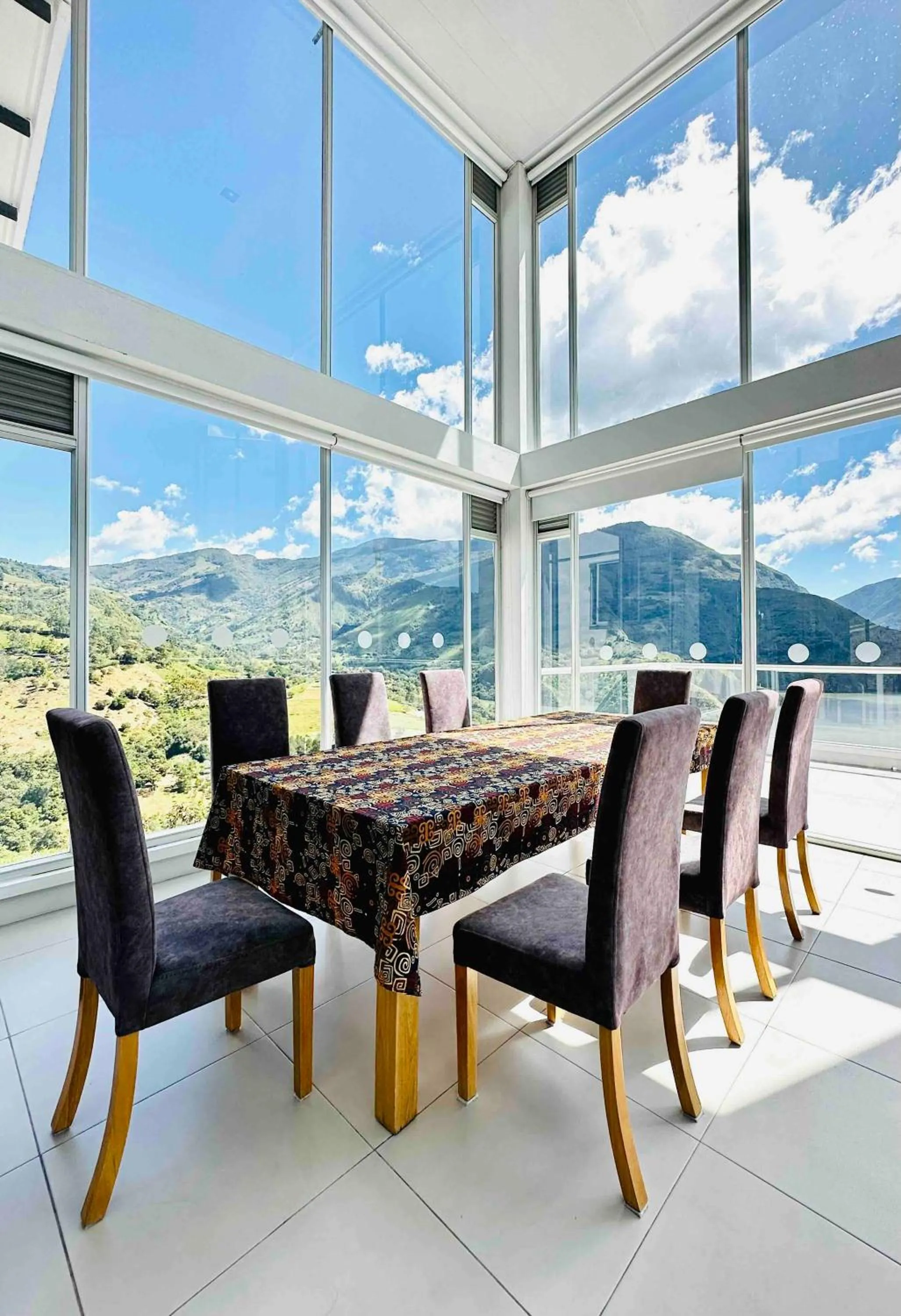 Dining area in La Vista EcoHouse