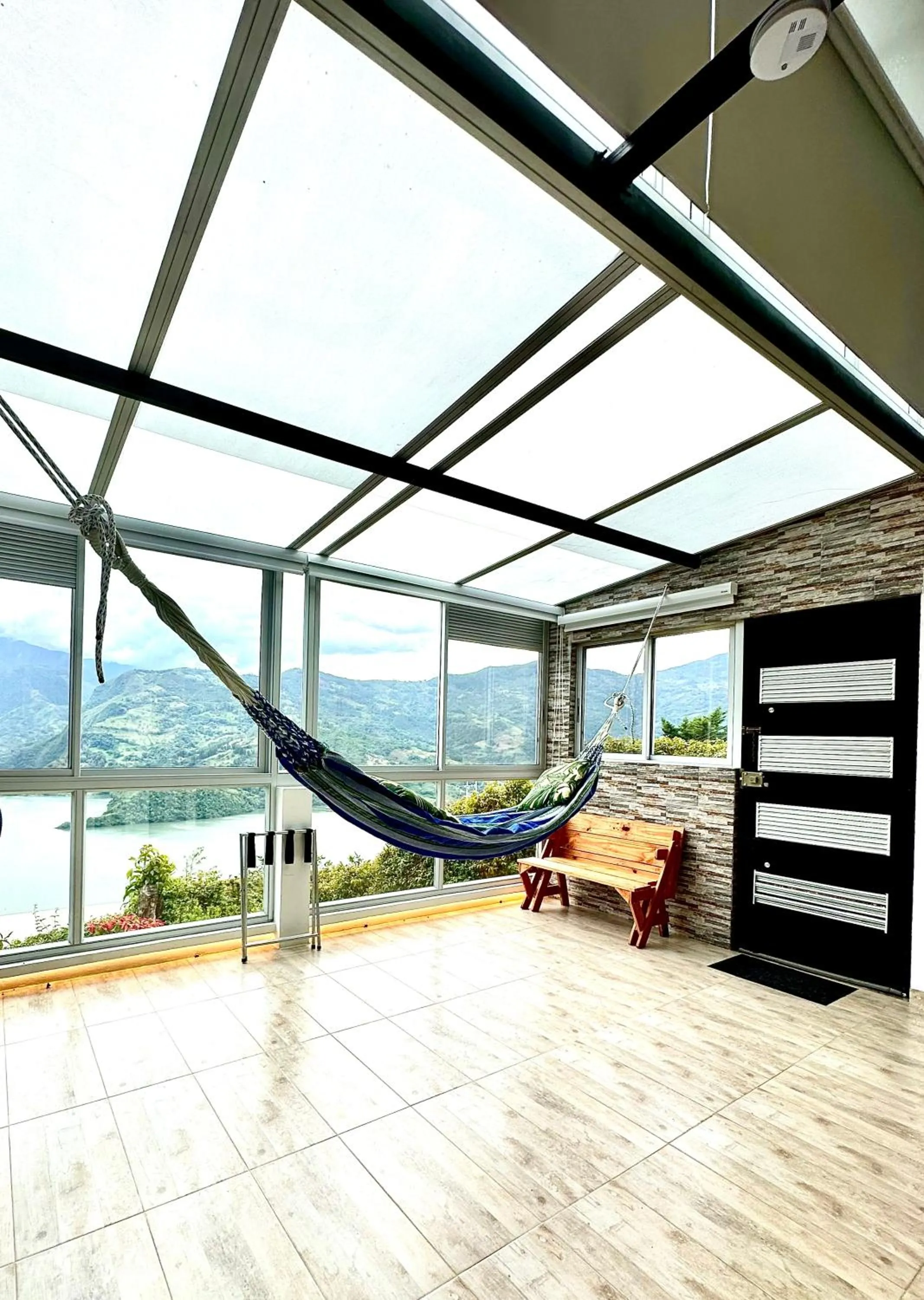 Lake view in La Vista EcoHouse