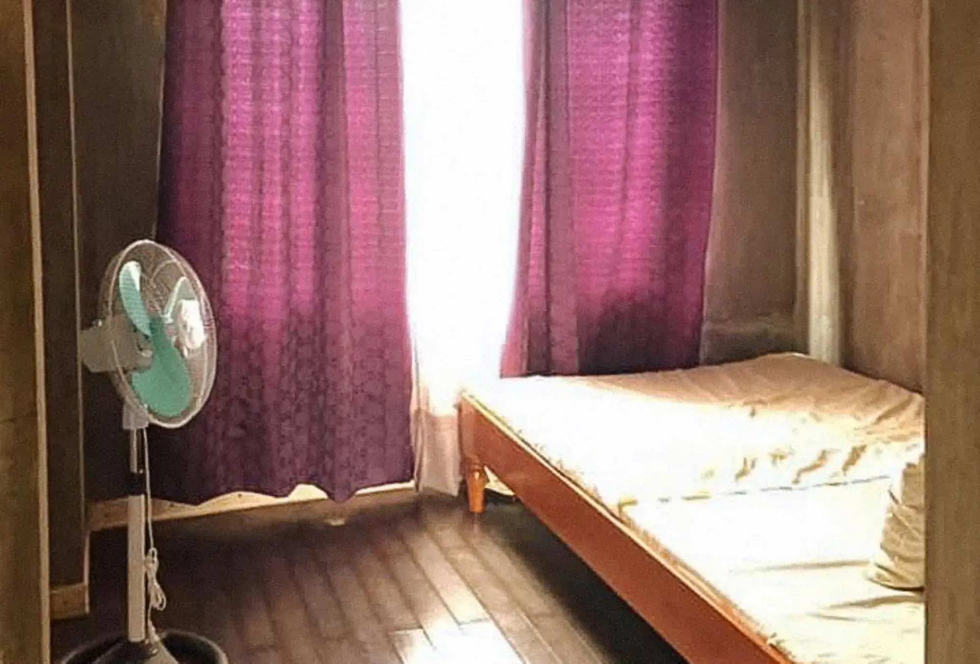 Standard Double Room with Fan in RedDoorz Hostel @ Madrias Pension House Isabela Standard Double Room with Fan in RedDoorz Hostel @ Madrias Pension House Isabela