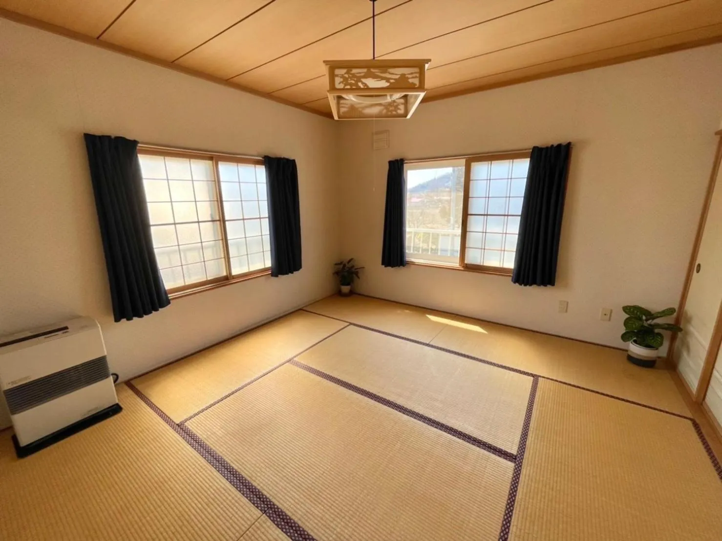 Photo of the whole room in Holiday House Toya