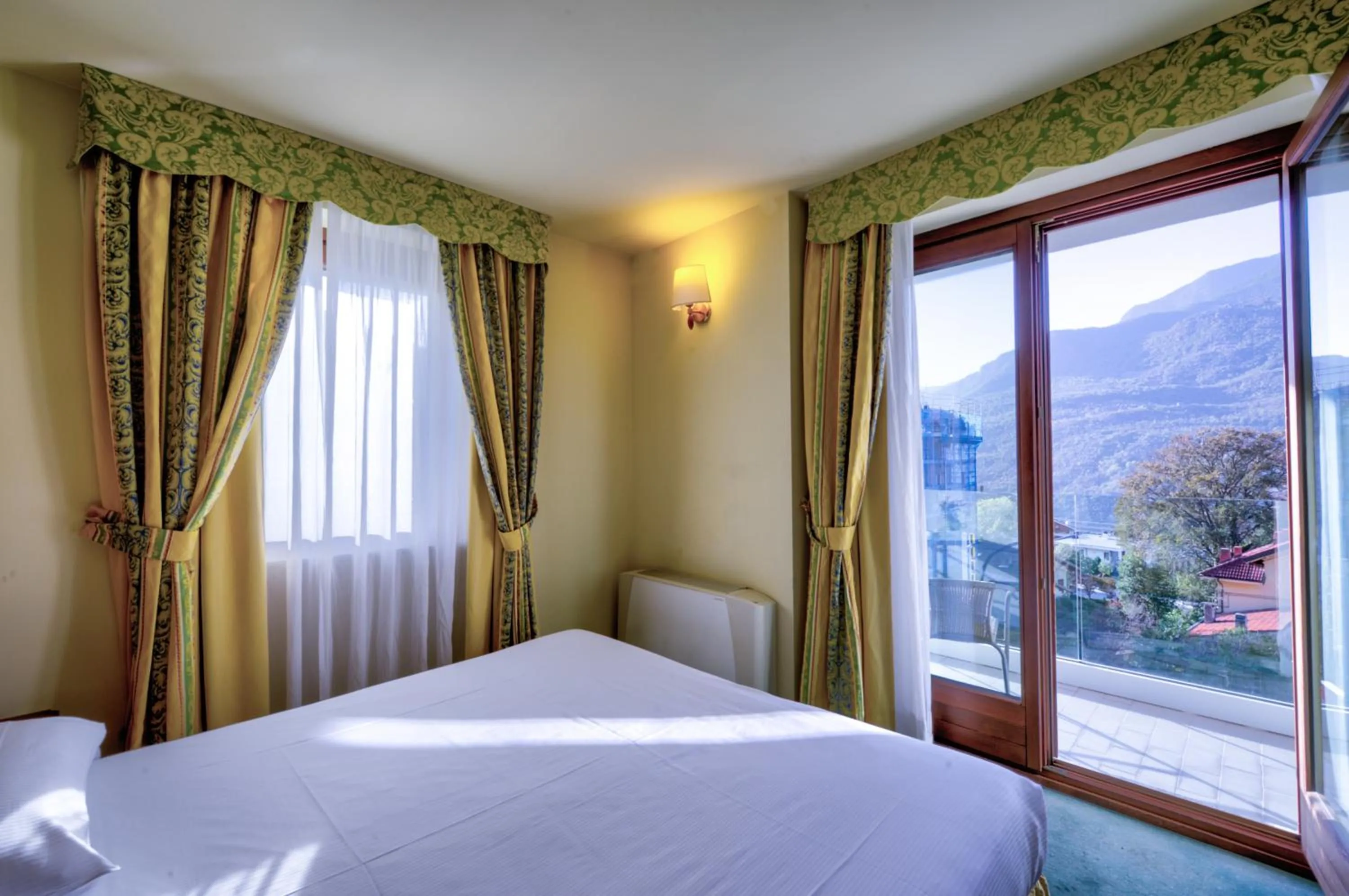 Natural landscape, Bed in Hotel Au Soleil