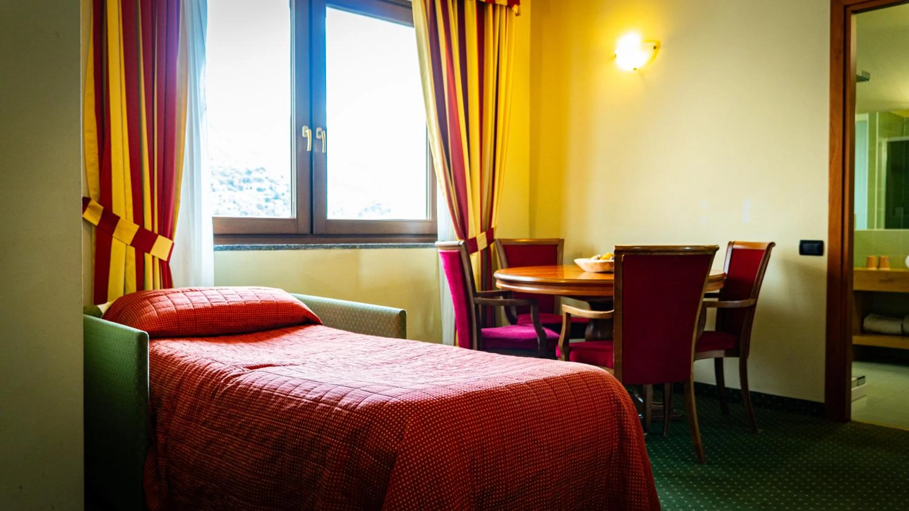 Bed in Hotel Au Soleil