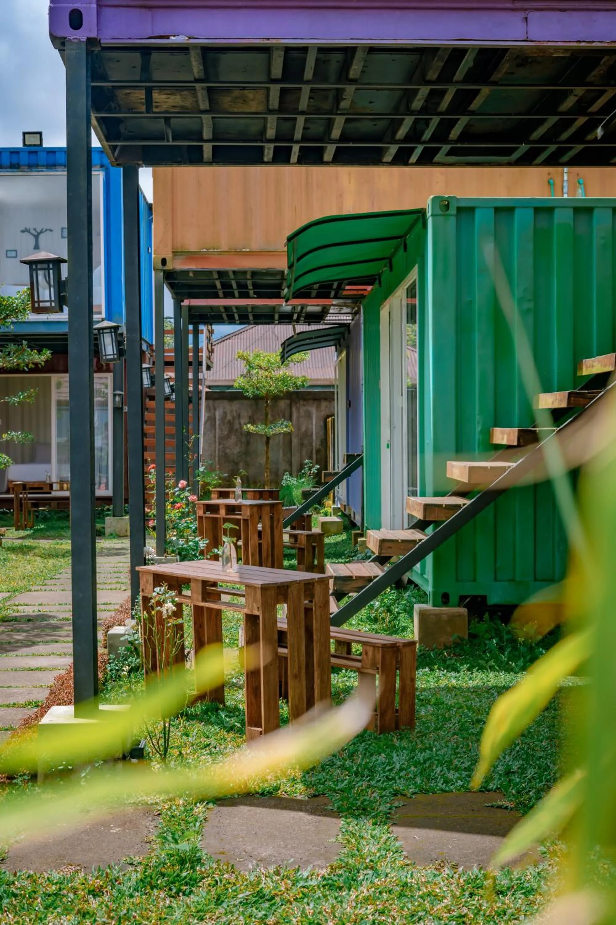 Spring in Container Smart Stay CSS