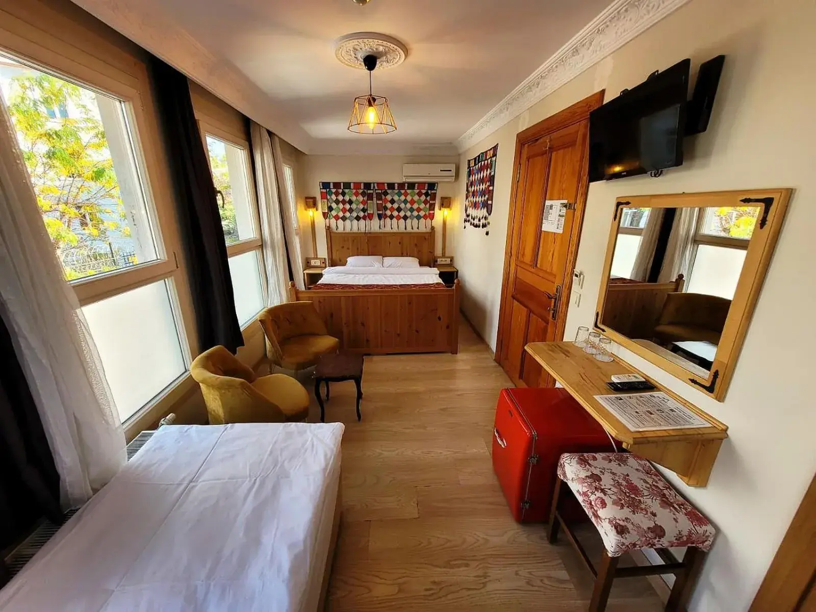 Double or Twin Room with Private Bathroom in Masif House Double or Twin Room with Private Bathroom in Masif House