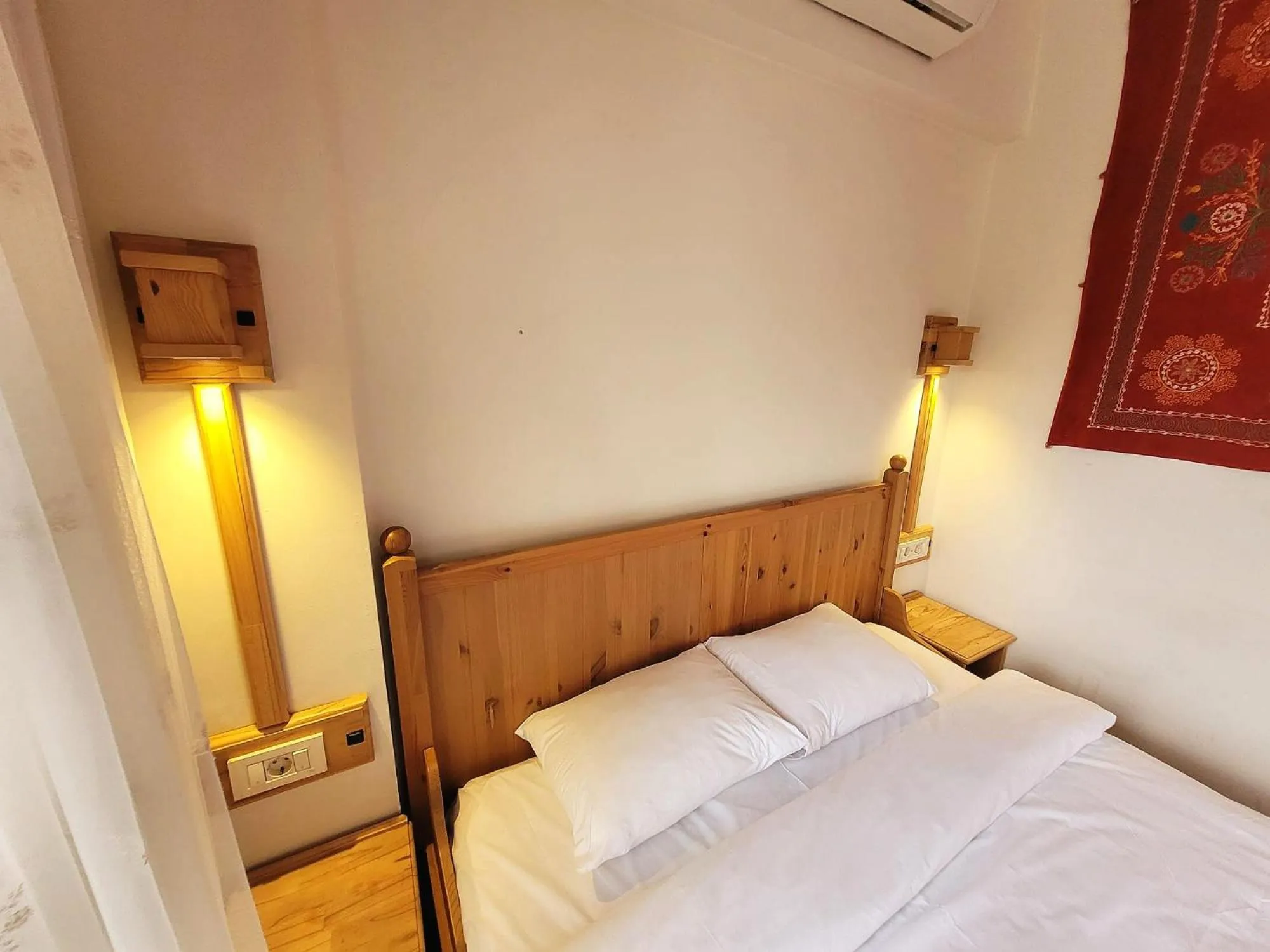 Bedroom, Bed in Masif House