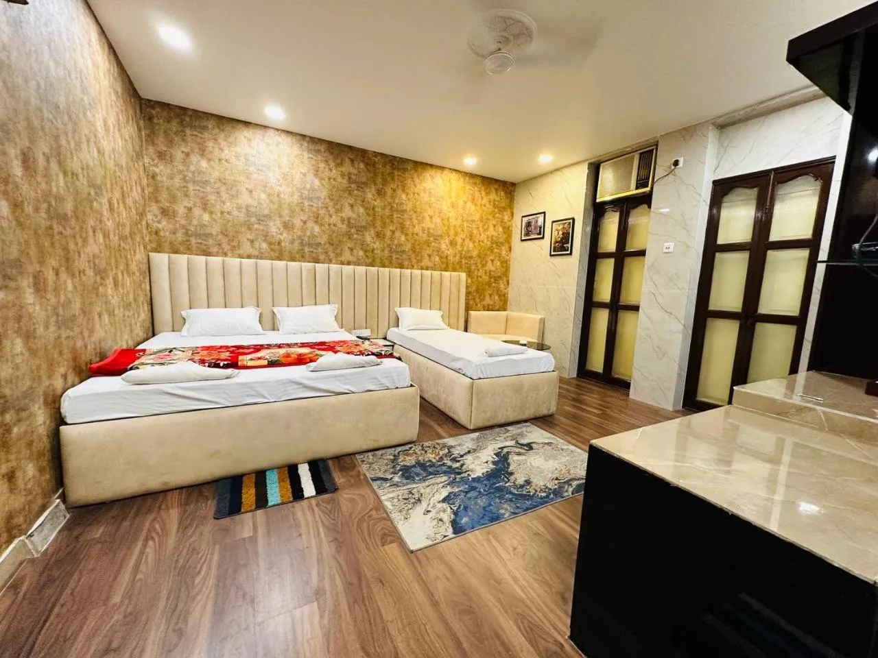 Photo of the whole room, Bed in Hotel Majestic