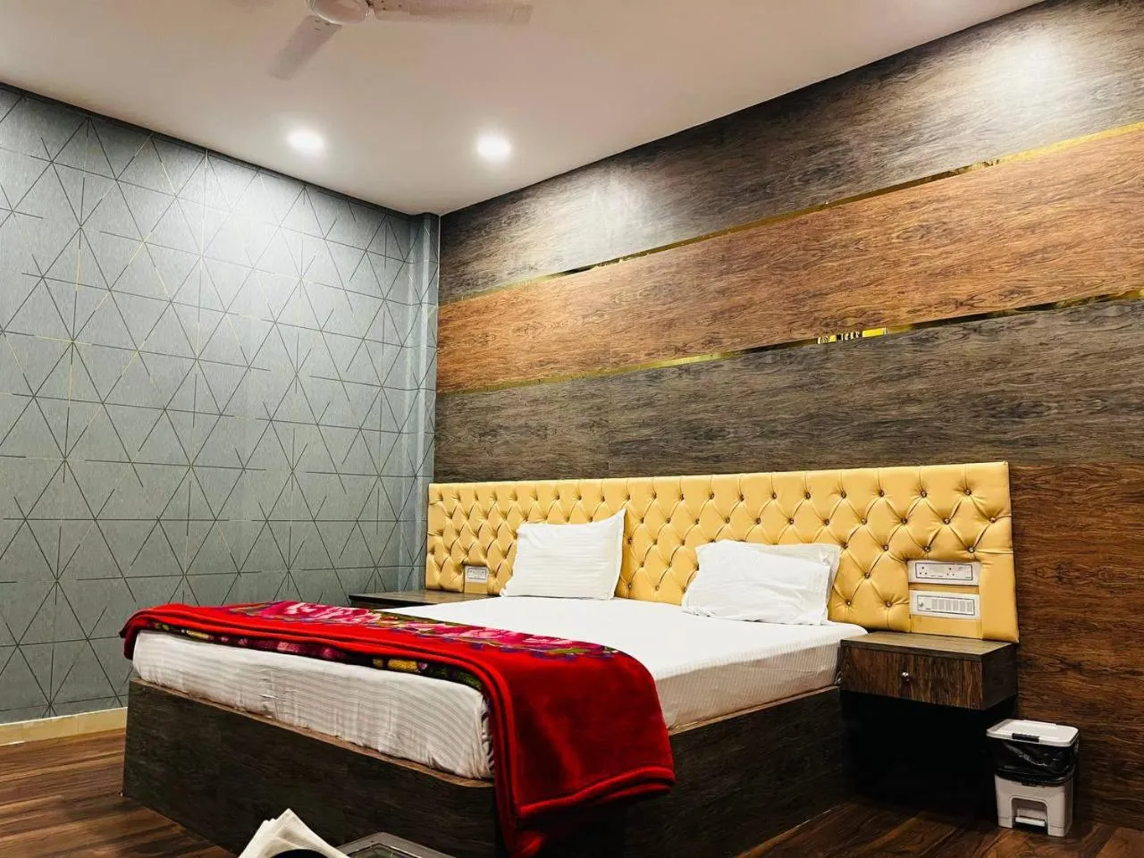 Photo of the whole room, Bed in Hotel Majestic