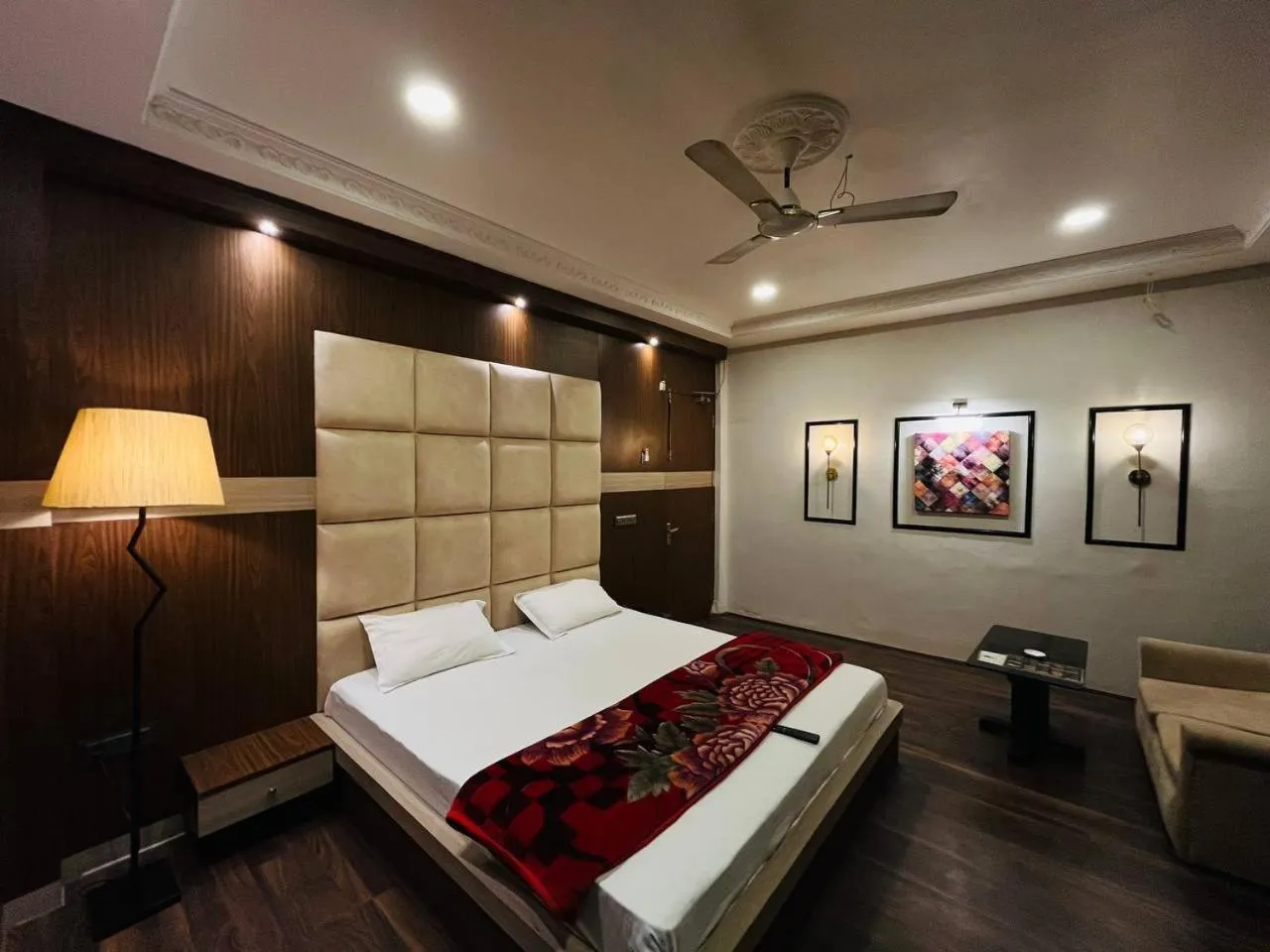 Photo of the whole room, Bed in Hotel Majestic