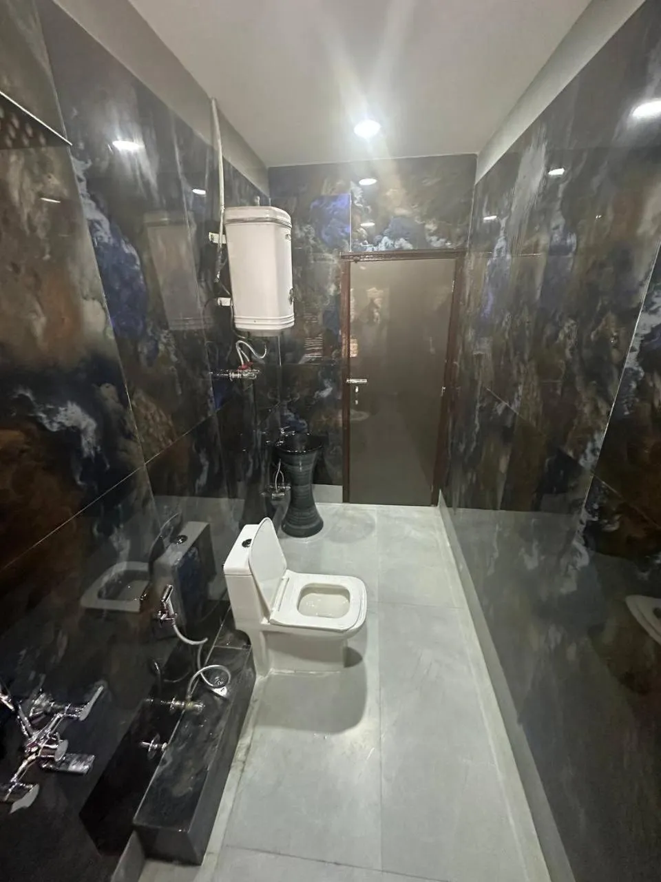 Toilet in Hotel Majestic