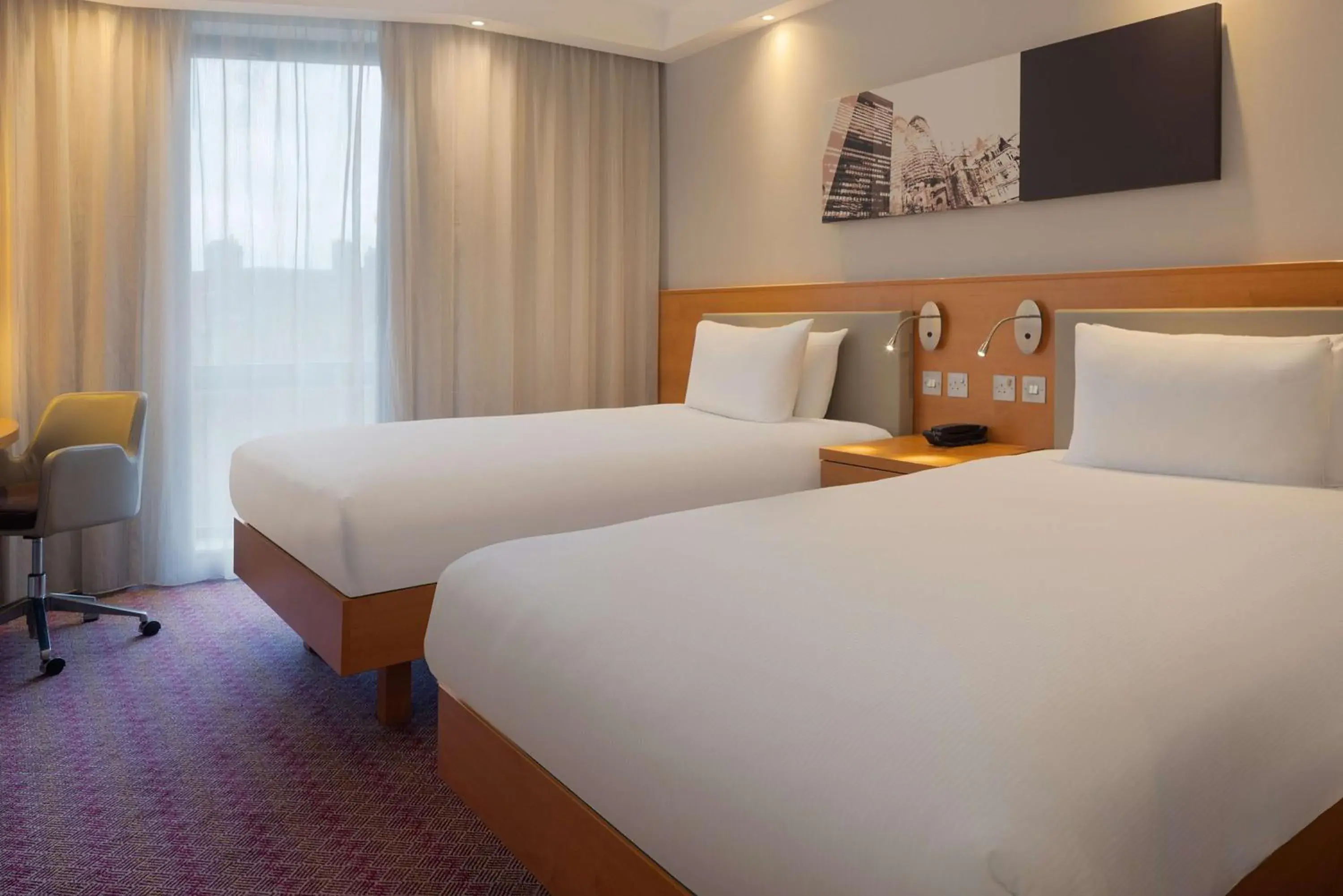 Twin Room in Hampton by Hilton London Waterloo Twin Room in Hampton by Hilton London Waterloo