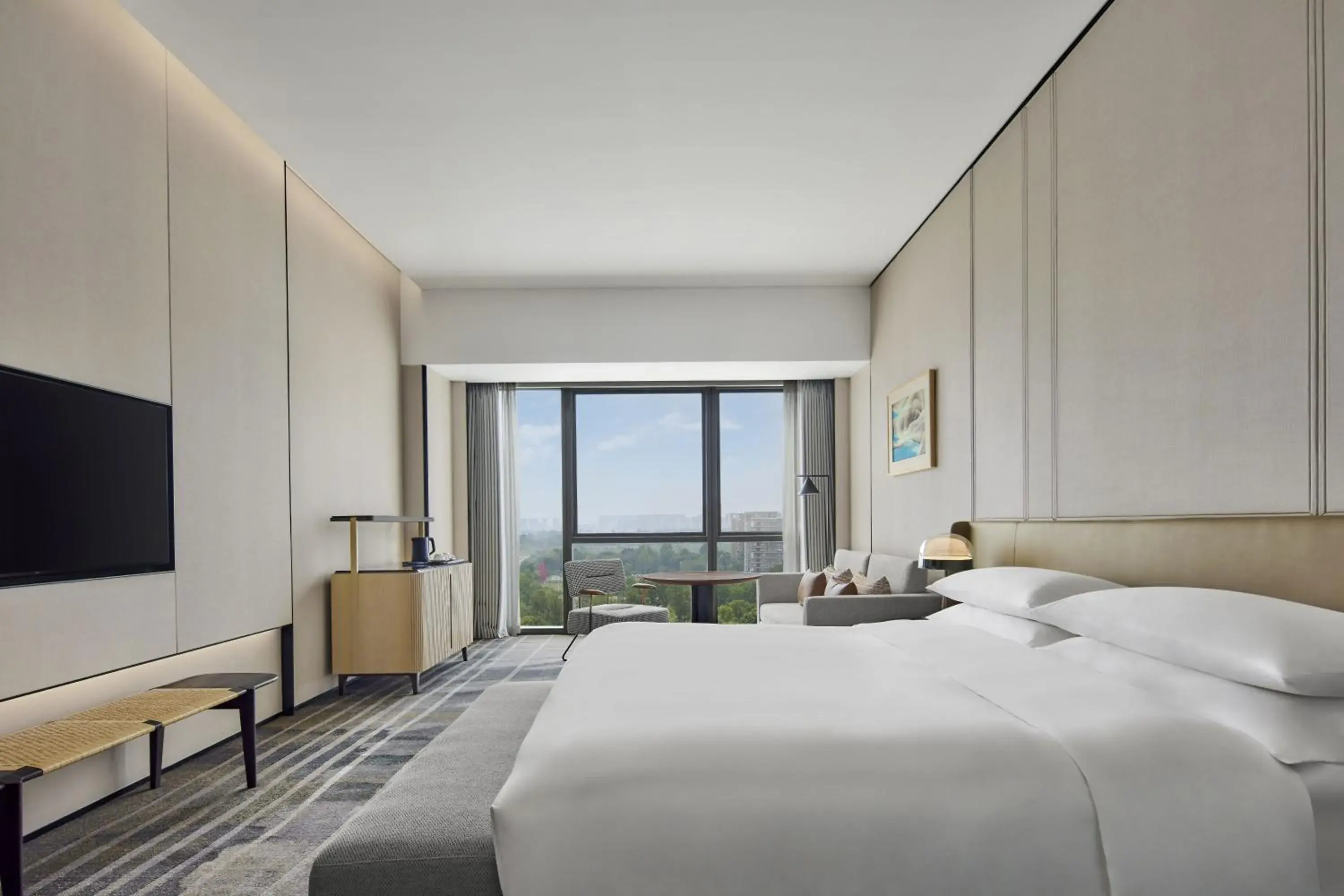 Deluxe King Room with City View in Sheraton Chengdu Pidu Deluxe King Room with City View in Sheraton Chengdu Pidu