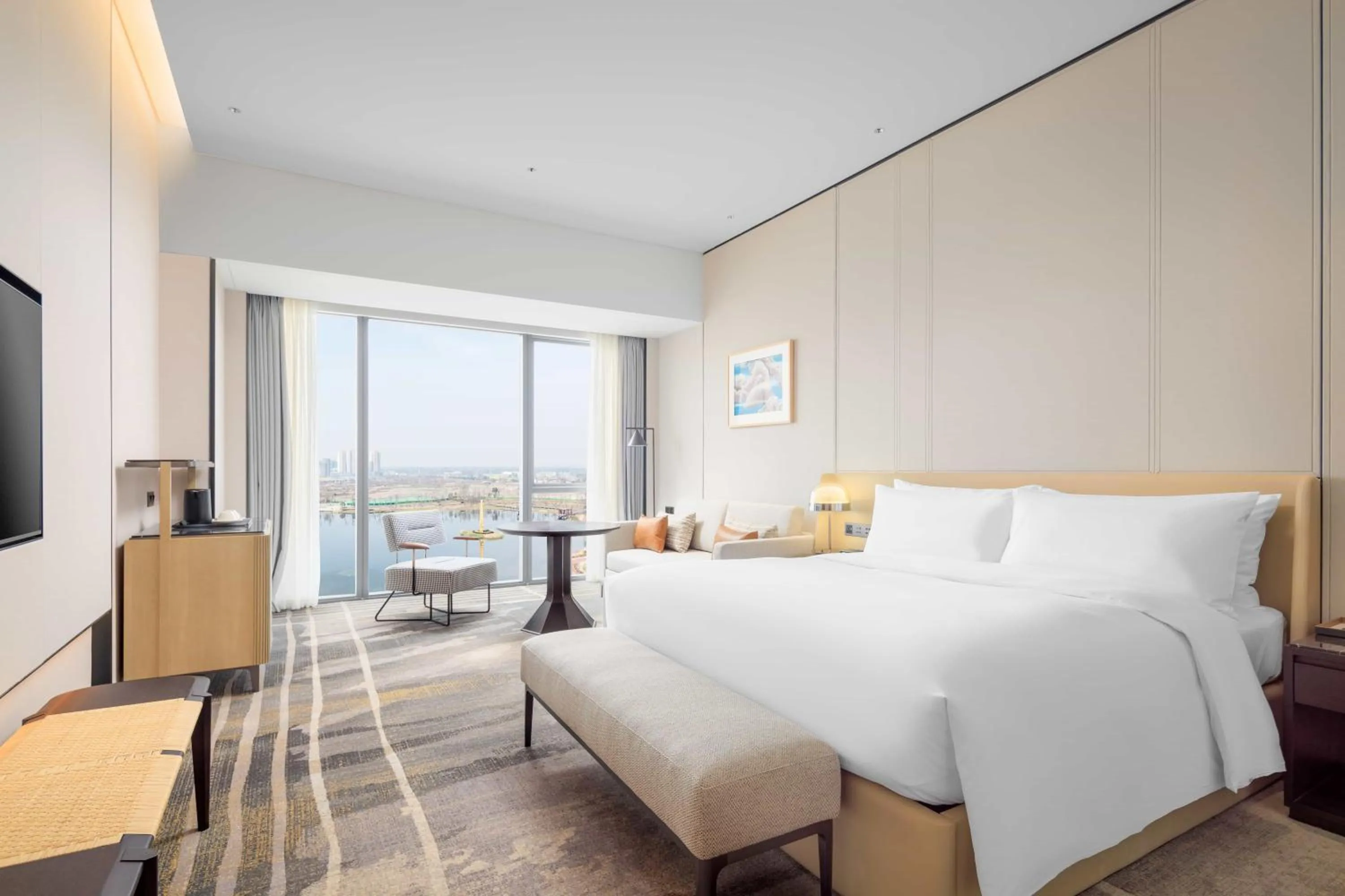 Bedroom, Bed in Sheraton Chengdu Pidu