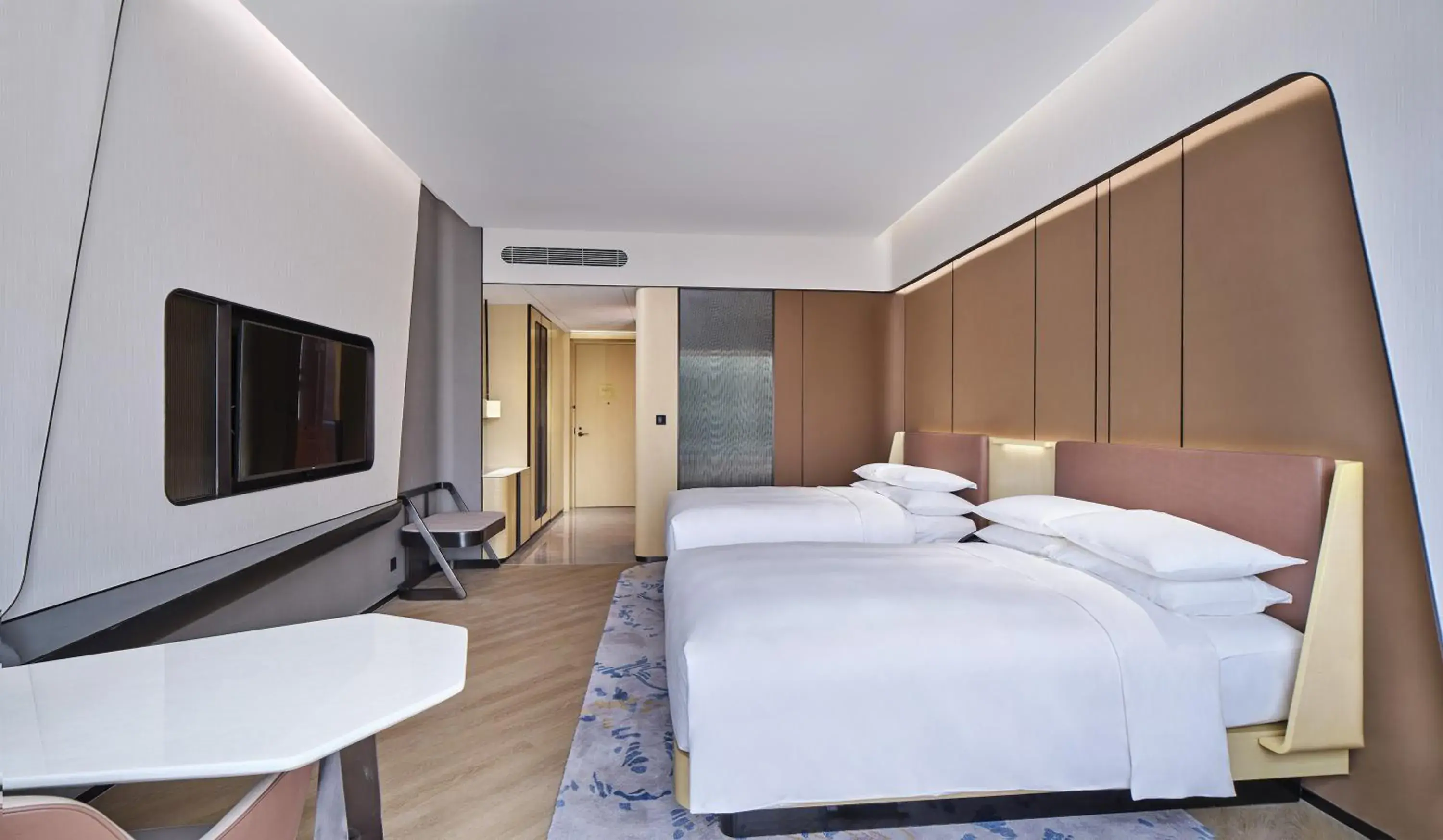 Club Riverside Double Double Room in Renaissance Zhuhai Hotel Club Riverside Double Double Room in Renaissance Zhuhai Hotel