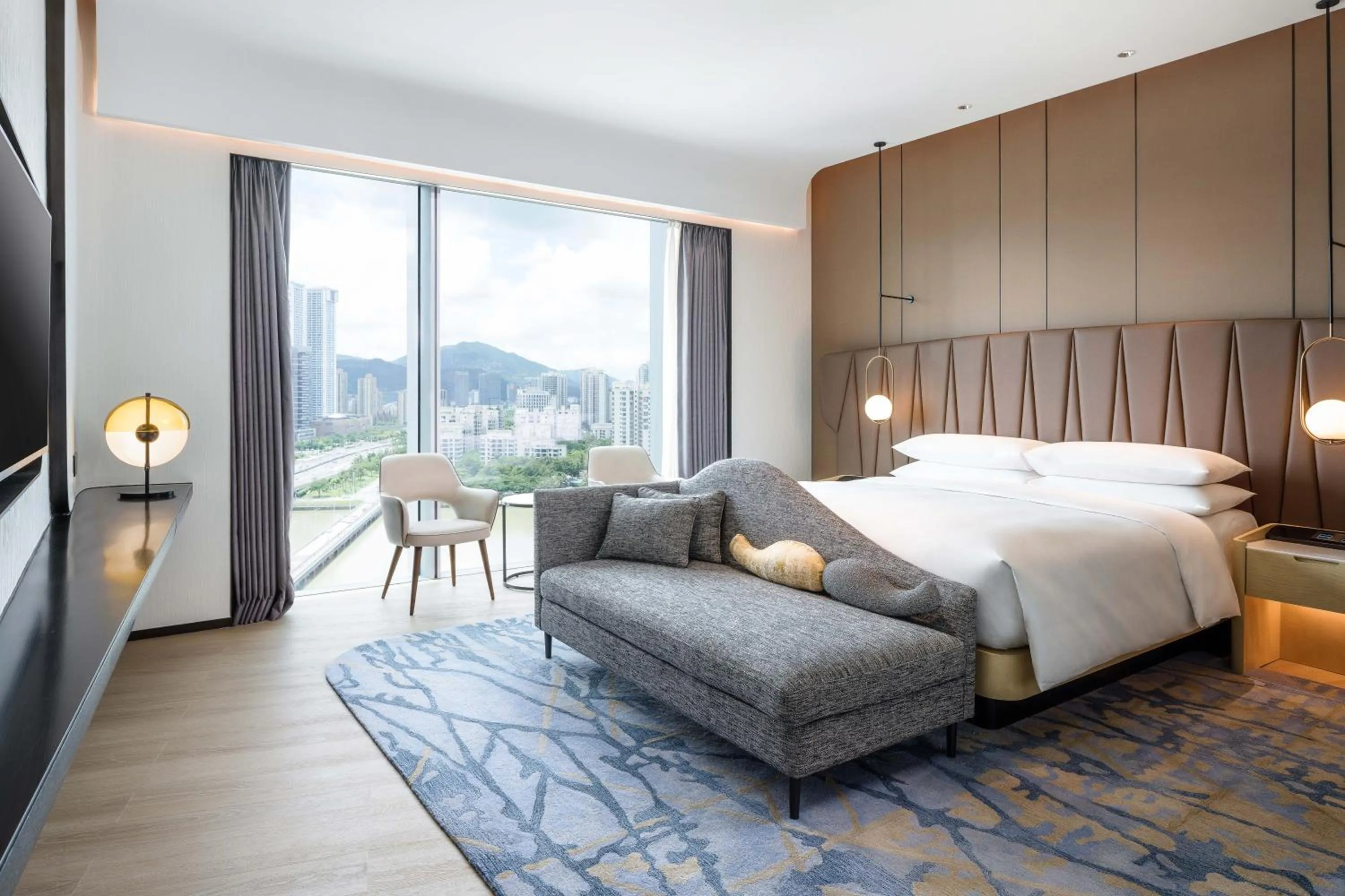 View (from property/room), Bed in Renaissance Zhuhai Hotel