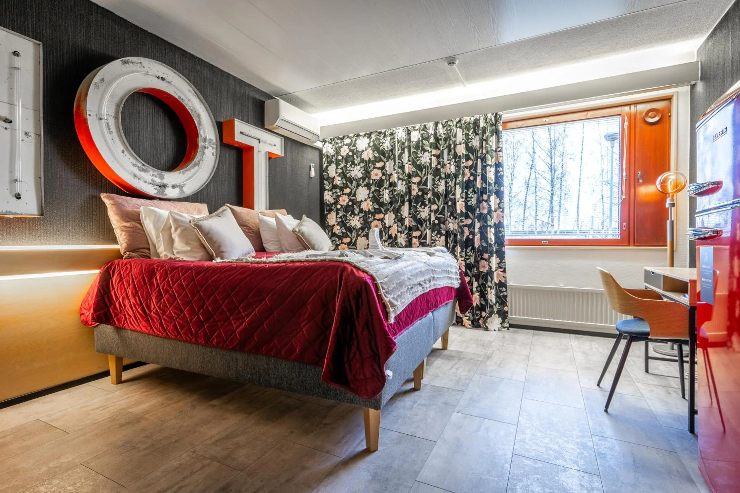 Photo of the whole room, Bed in Hotelli Jämsä