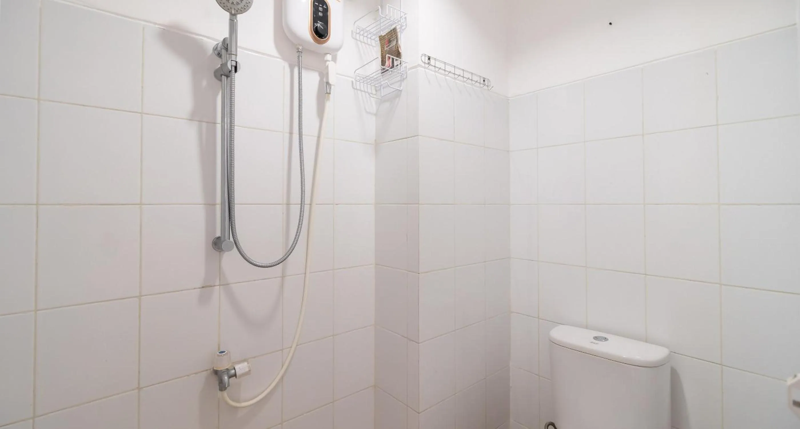 Bathroom in RedLiving Apartemen Gunung Putri - SIROOMS