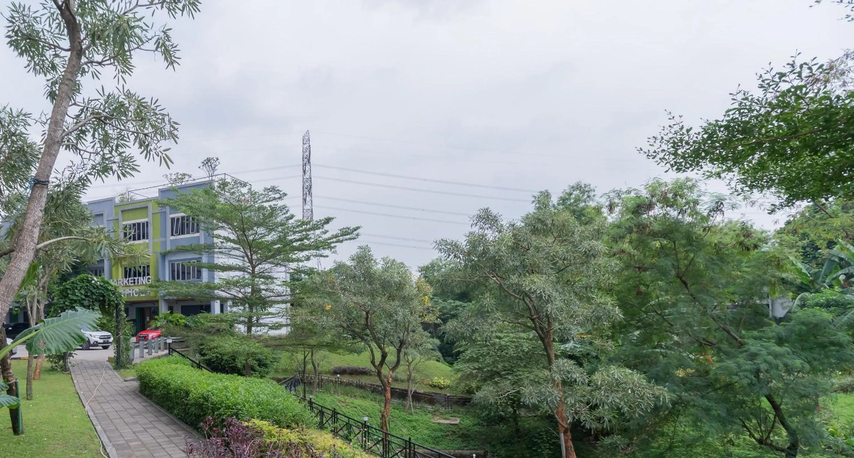 RedLiving Apartemen Gunung Putri - SIROOMS