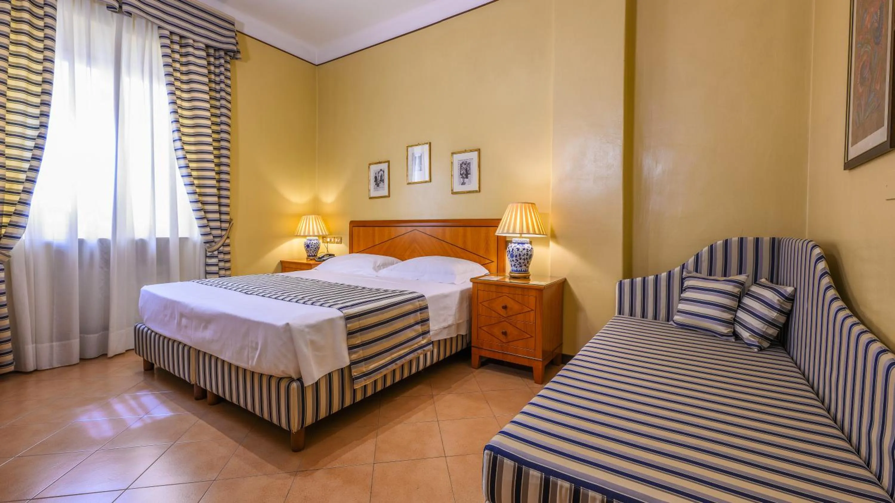 Photo of the whole room, Bed in Albergo Reggio