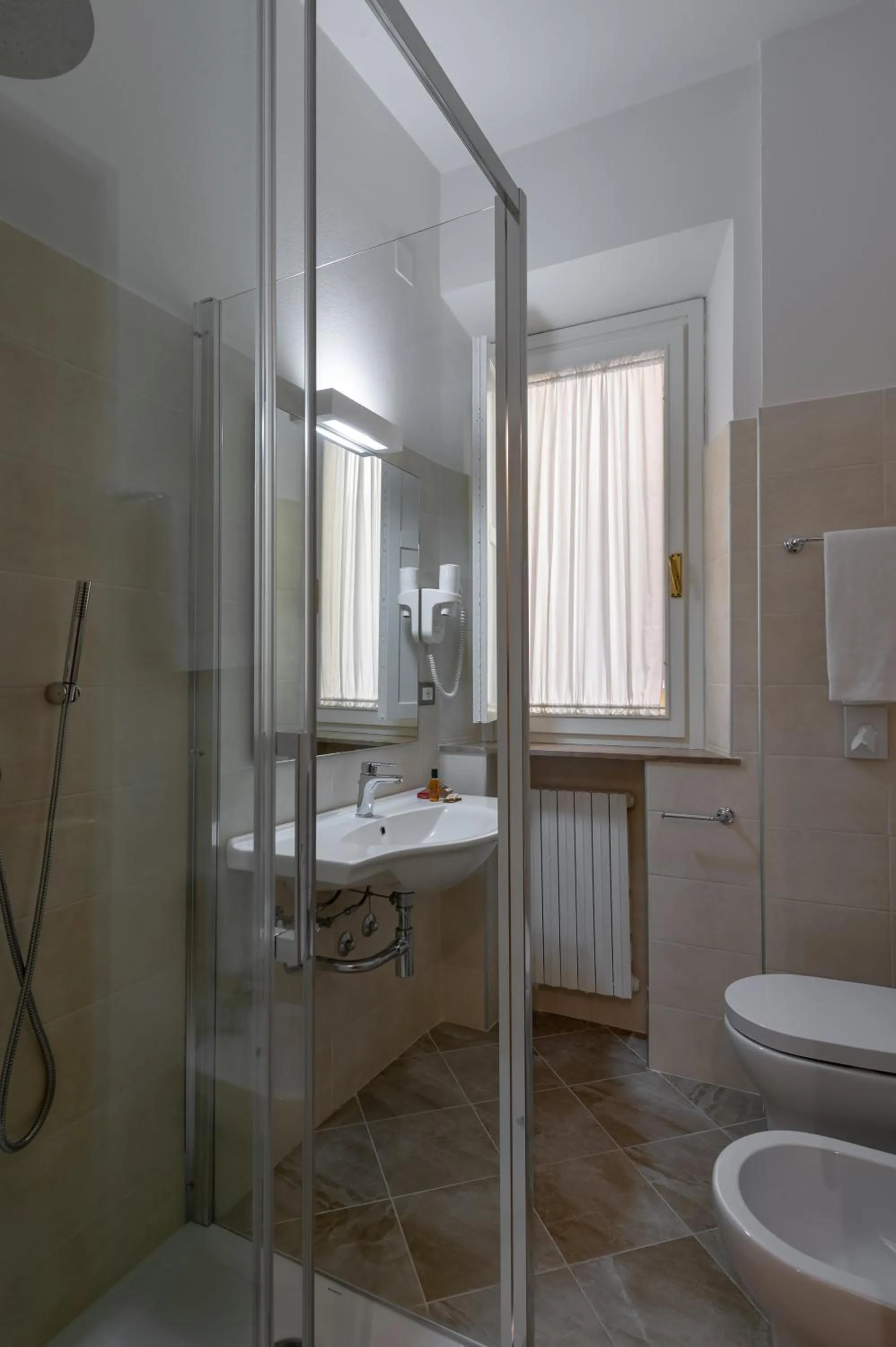 Bathroom in Albergo Reggio
