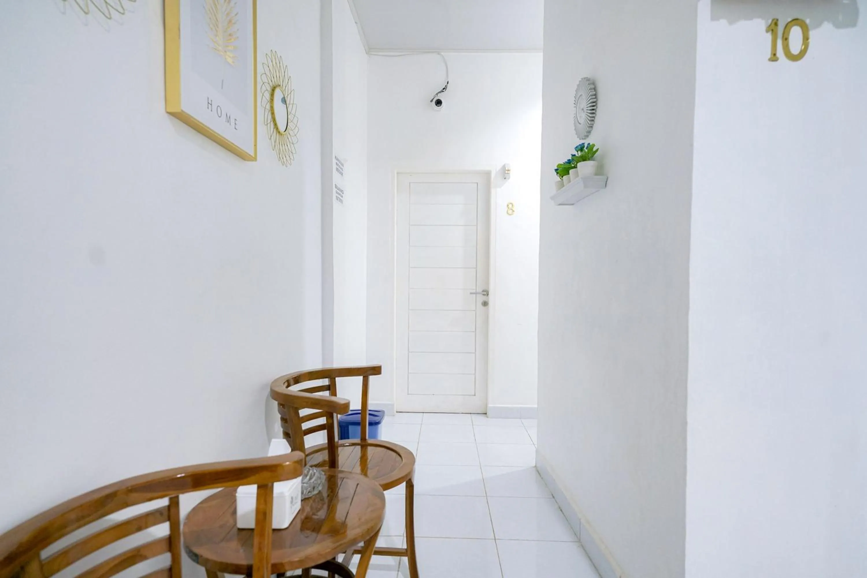 Seating area in RedDoorz near Pantai Pandan Sibolga