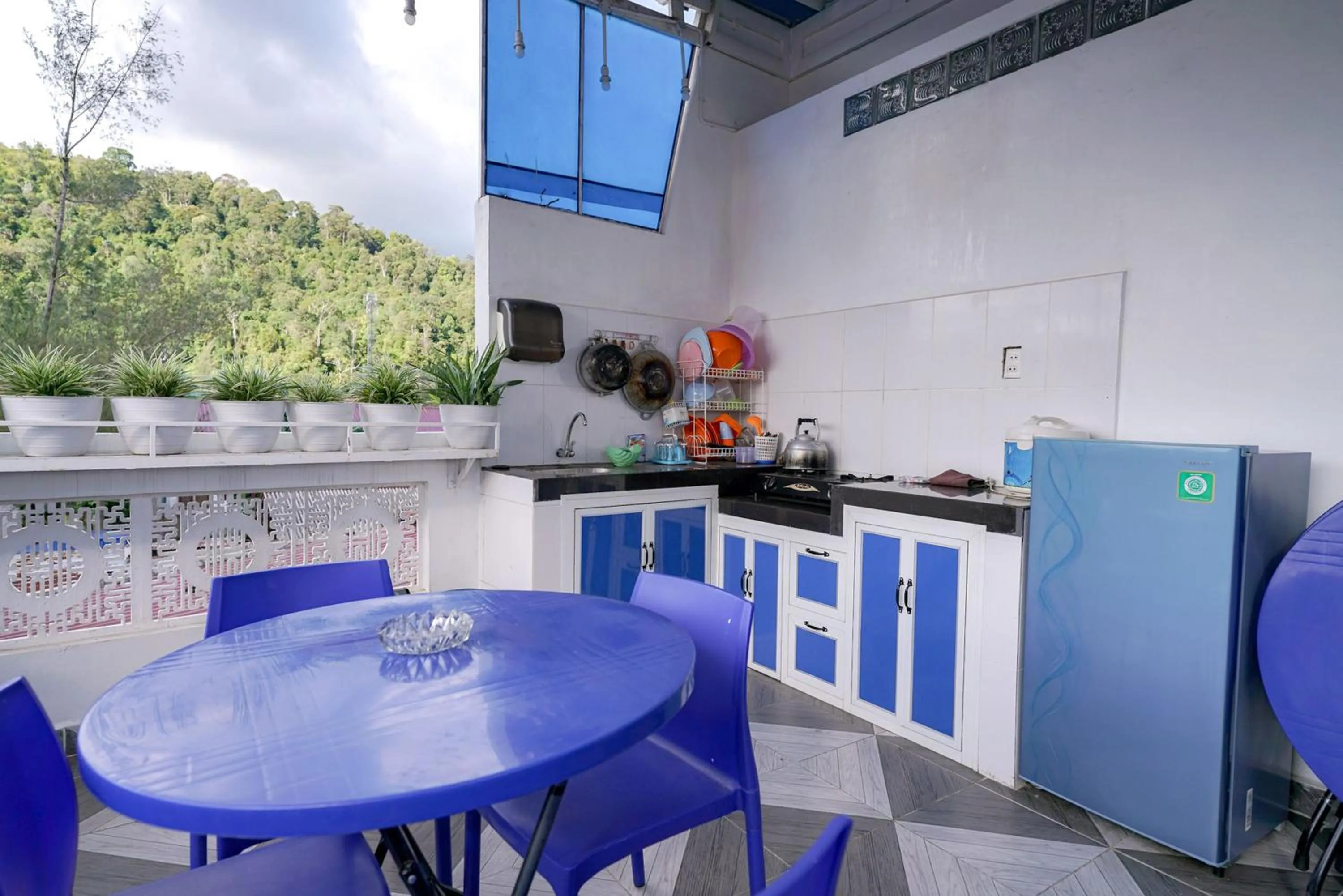 kitchen in RedDoorz near Pantai Pandan Sibolga