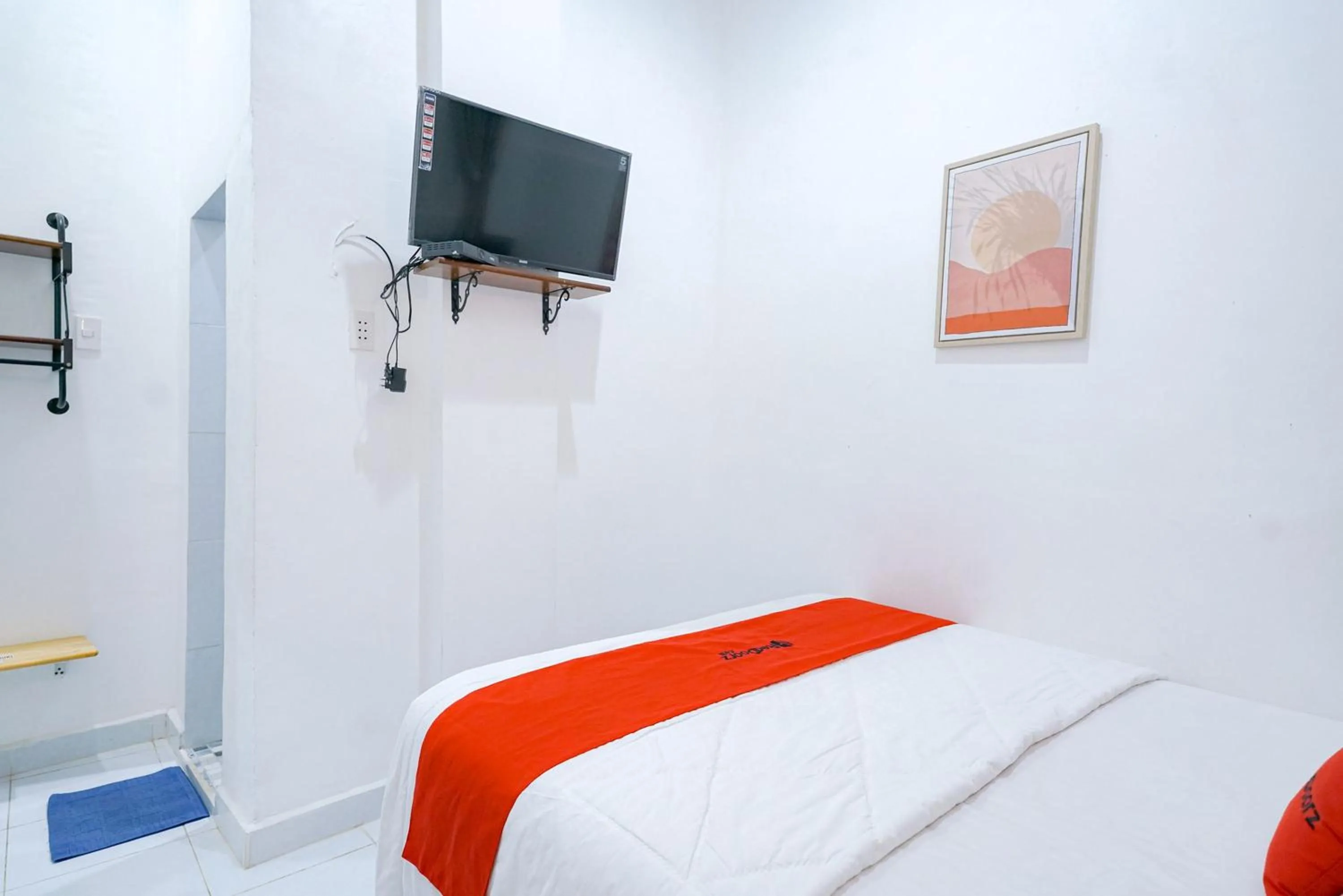Bedroom, Bed in RedDoorz near Pantai Pandan Sibolga