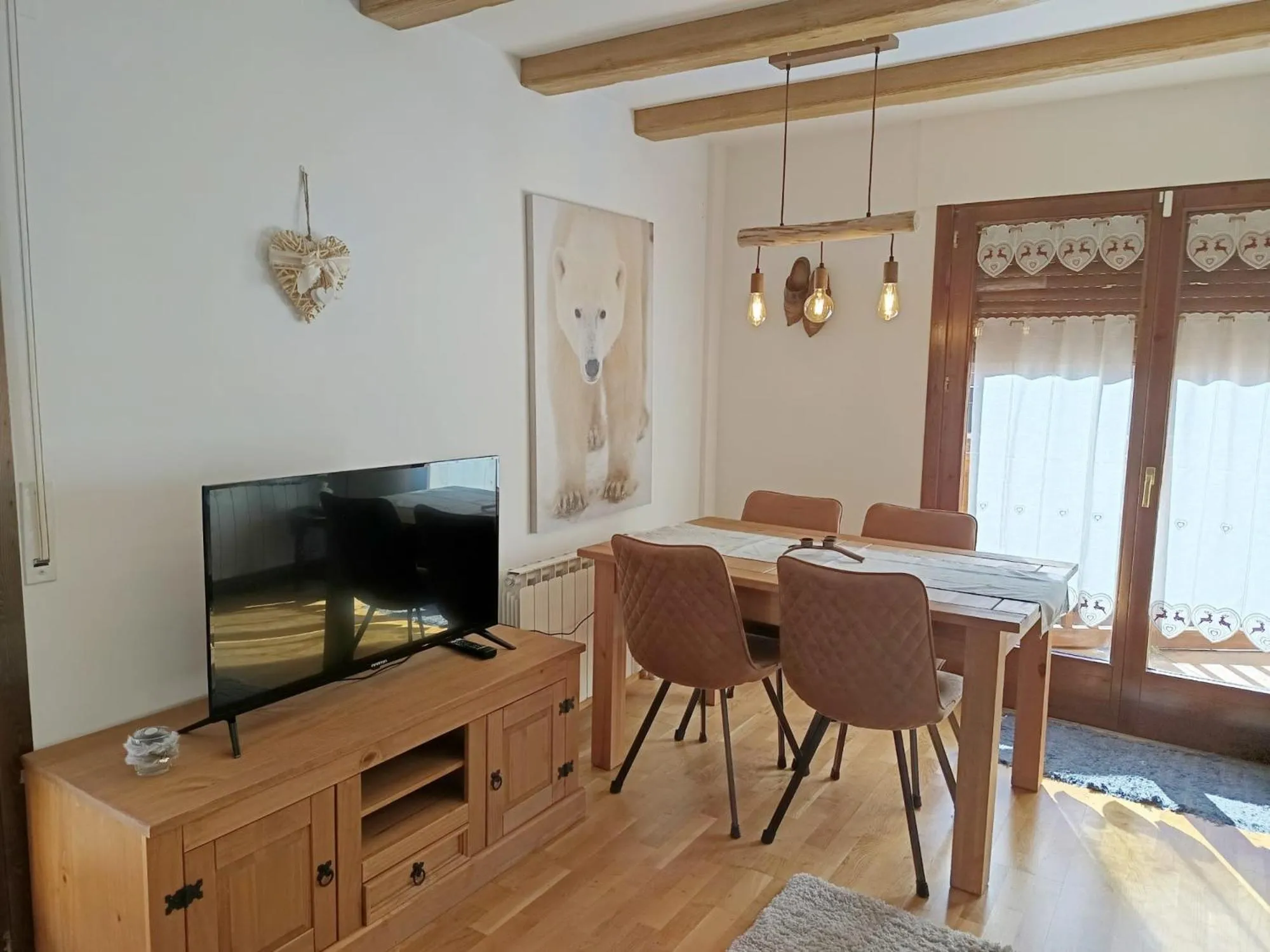 TV and multimedia in ES CÒVES