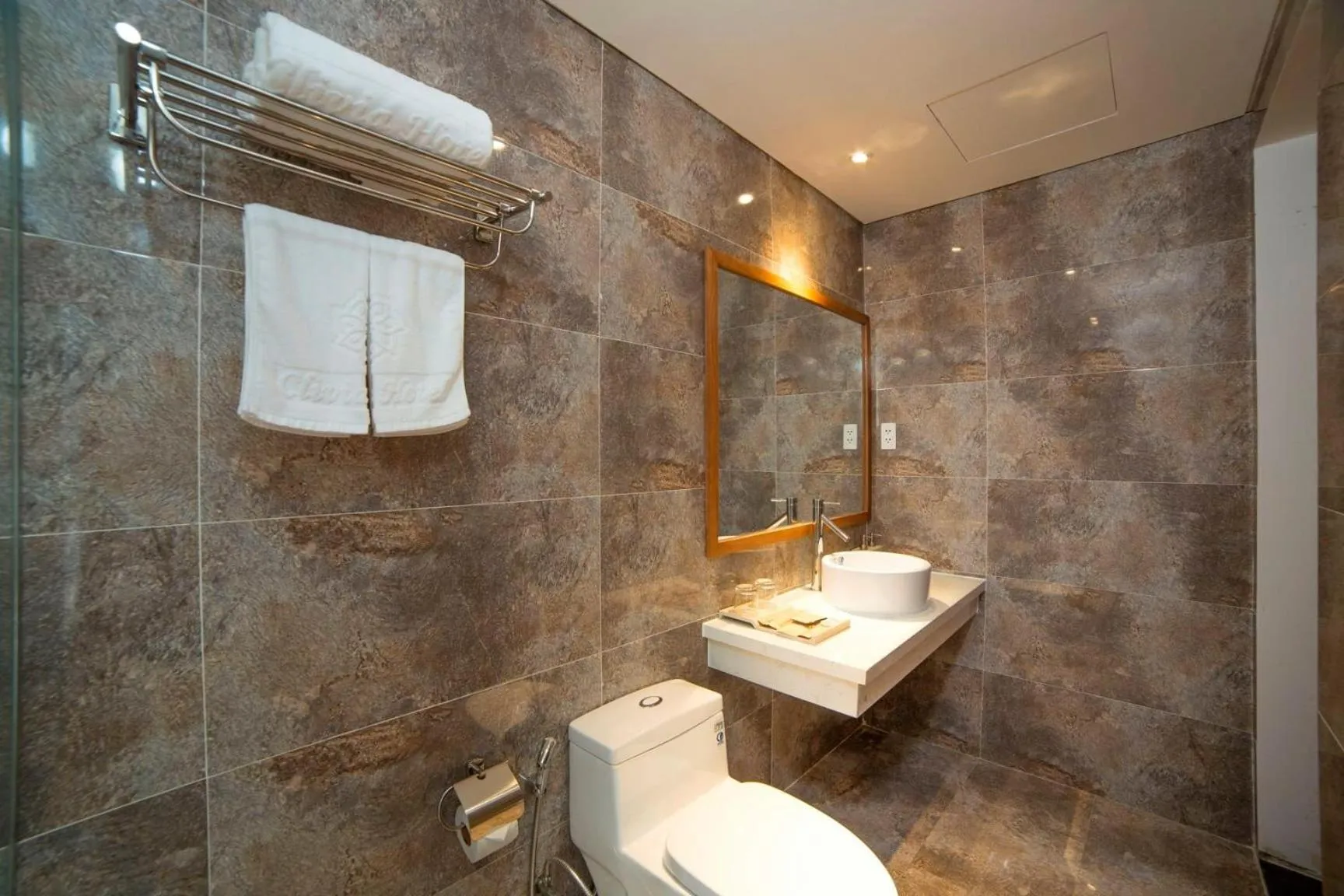 Bathroom in Hai Trieu Hotel