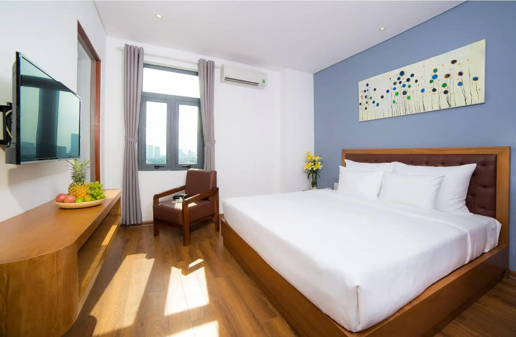 Deluxe King Room in Hai Trieu Hotel Deluxe King Room in Hai Trieu Hotel