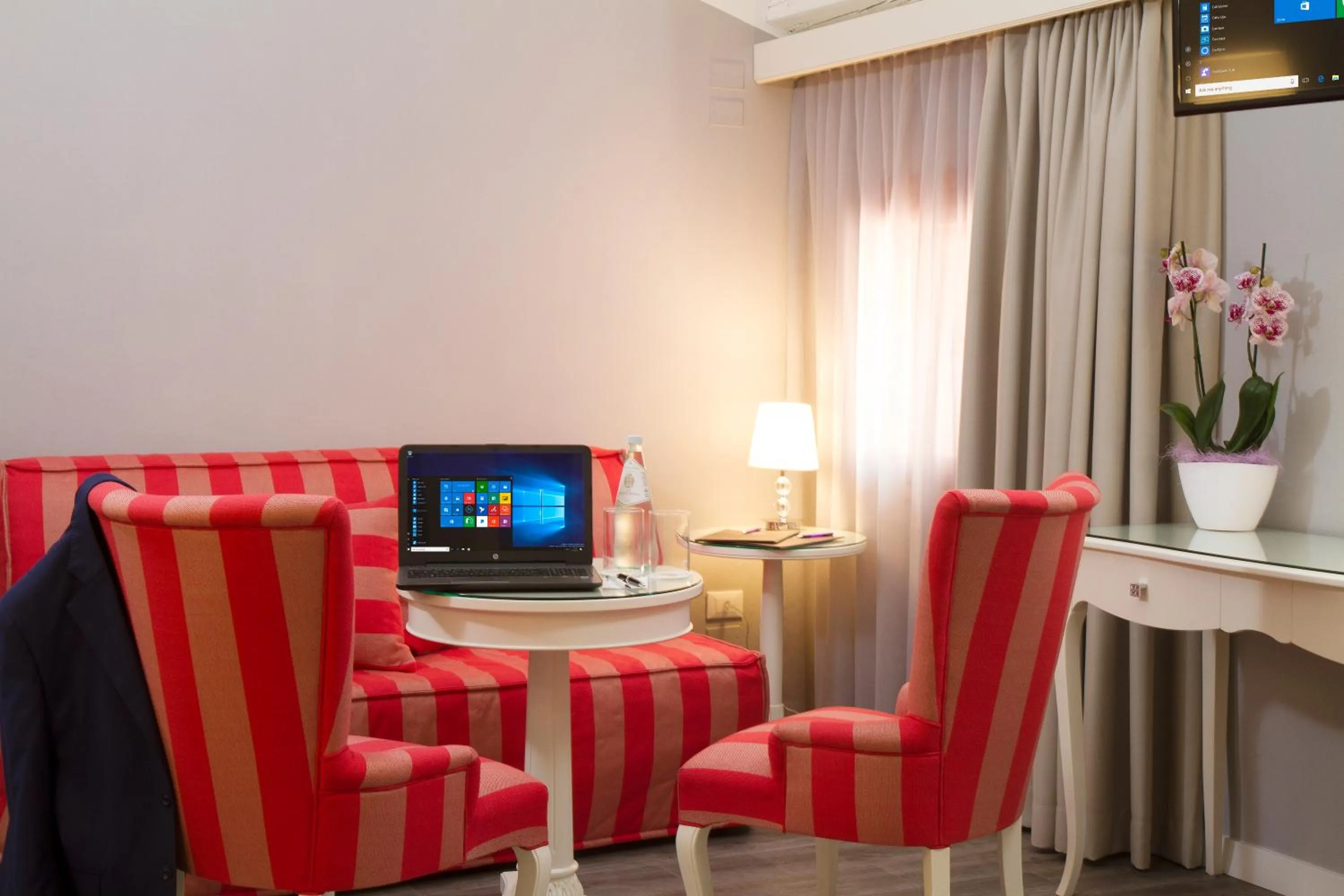 Seating area in Bonotto Hotel Belvedere