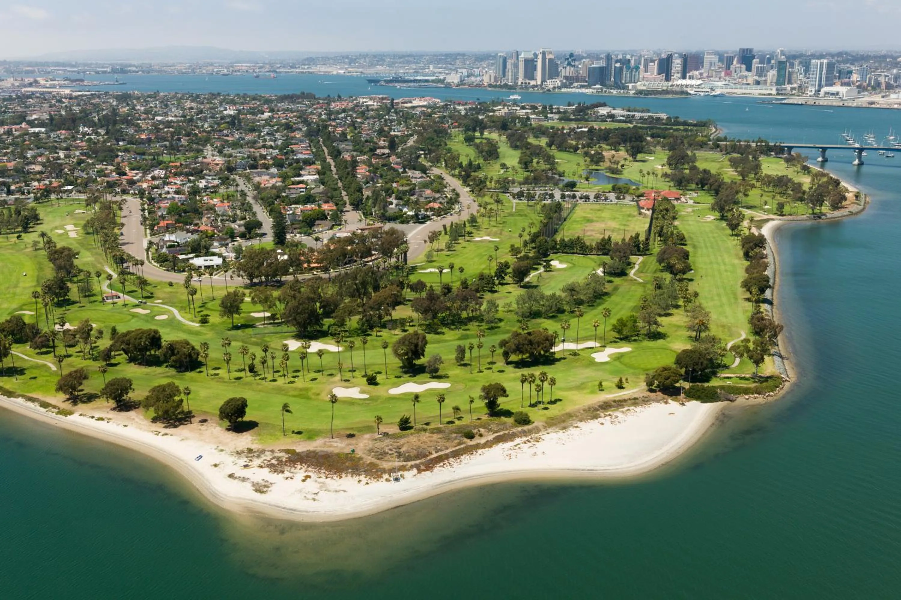 Golfcourse in Shore House at The Del, LXR Hotels & Resorts