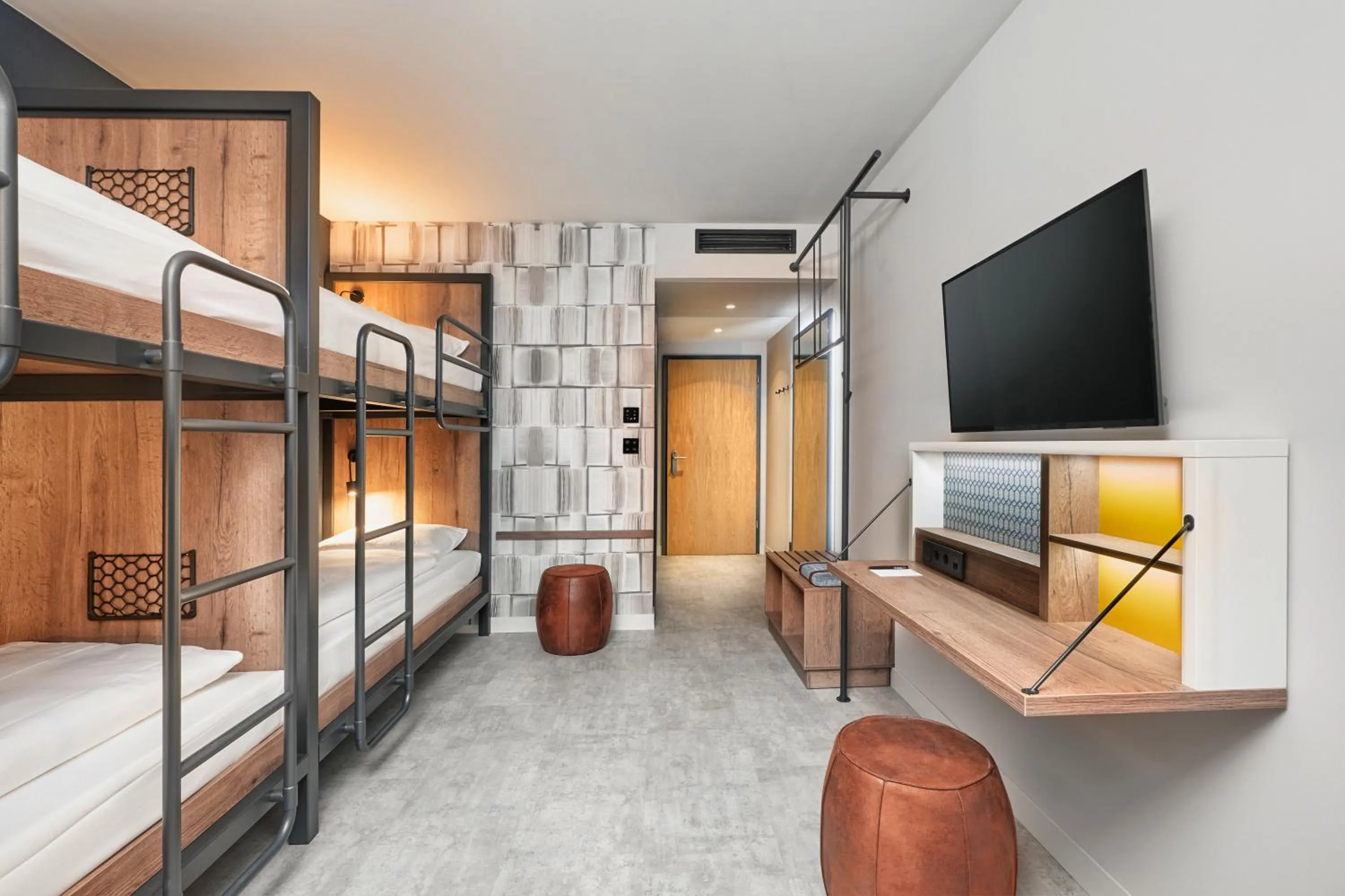 TV and multimedia, Bed in H2 Hotel Mainz