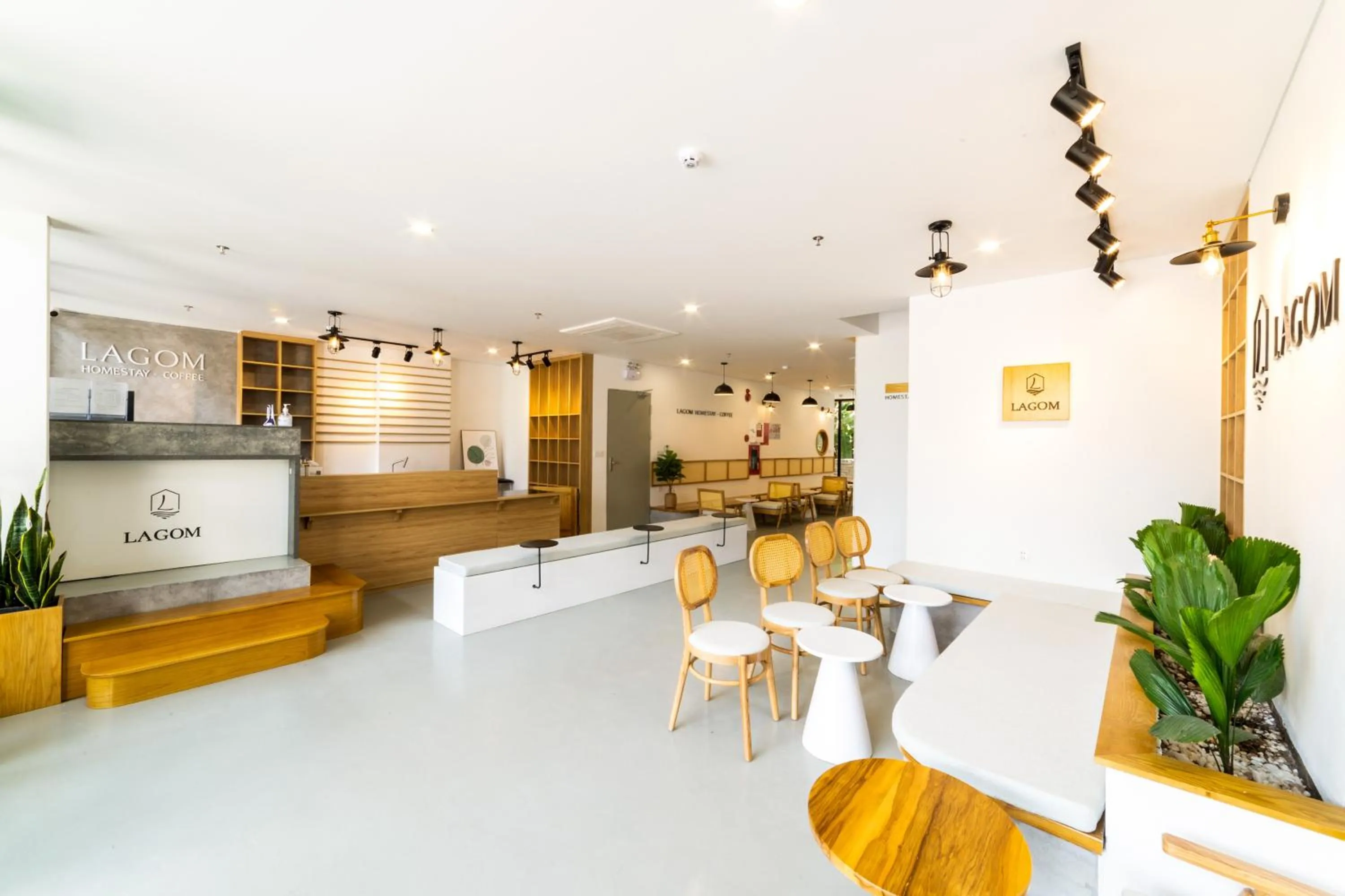 Lobby or reception in LAGOM APARTMENT AND HOTEL