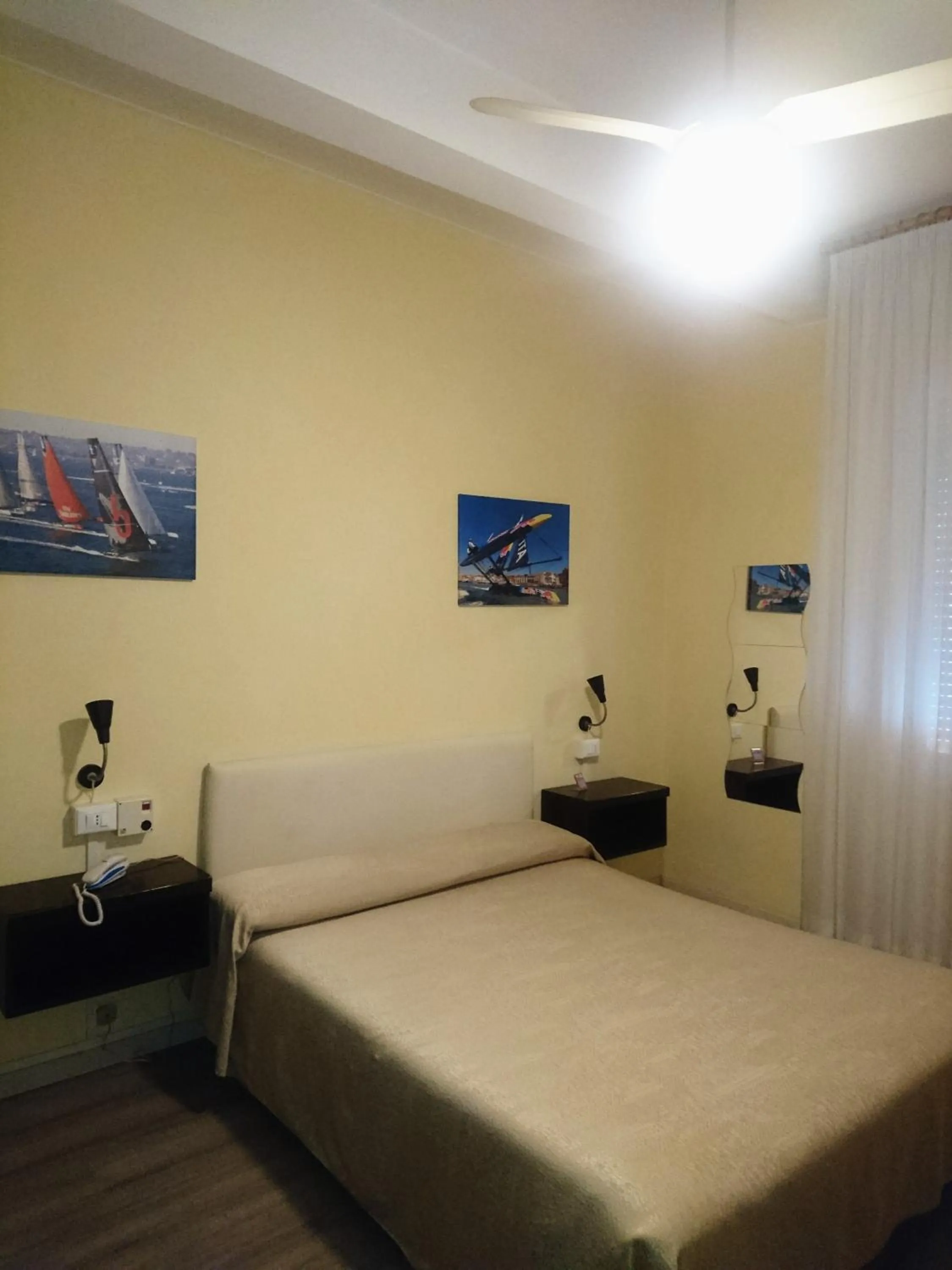 Bed in Giappone Inn Parking Hotel