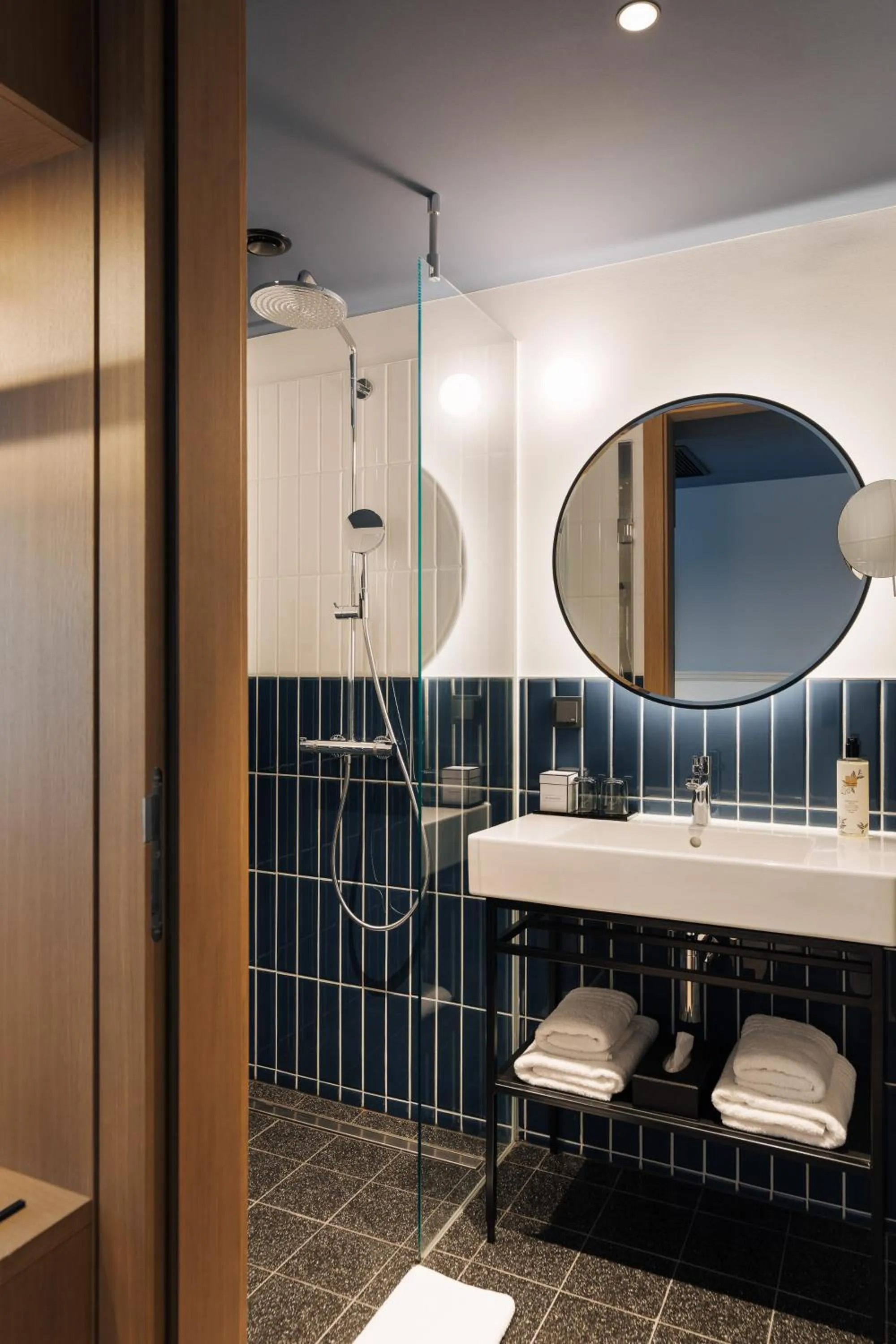 Shower in Hotel Galántha