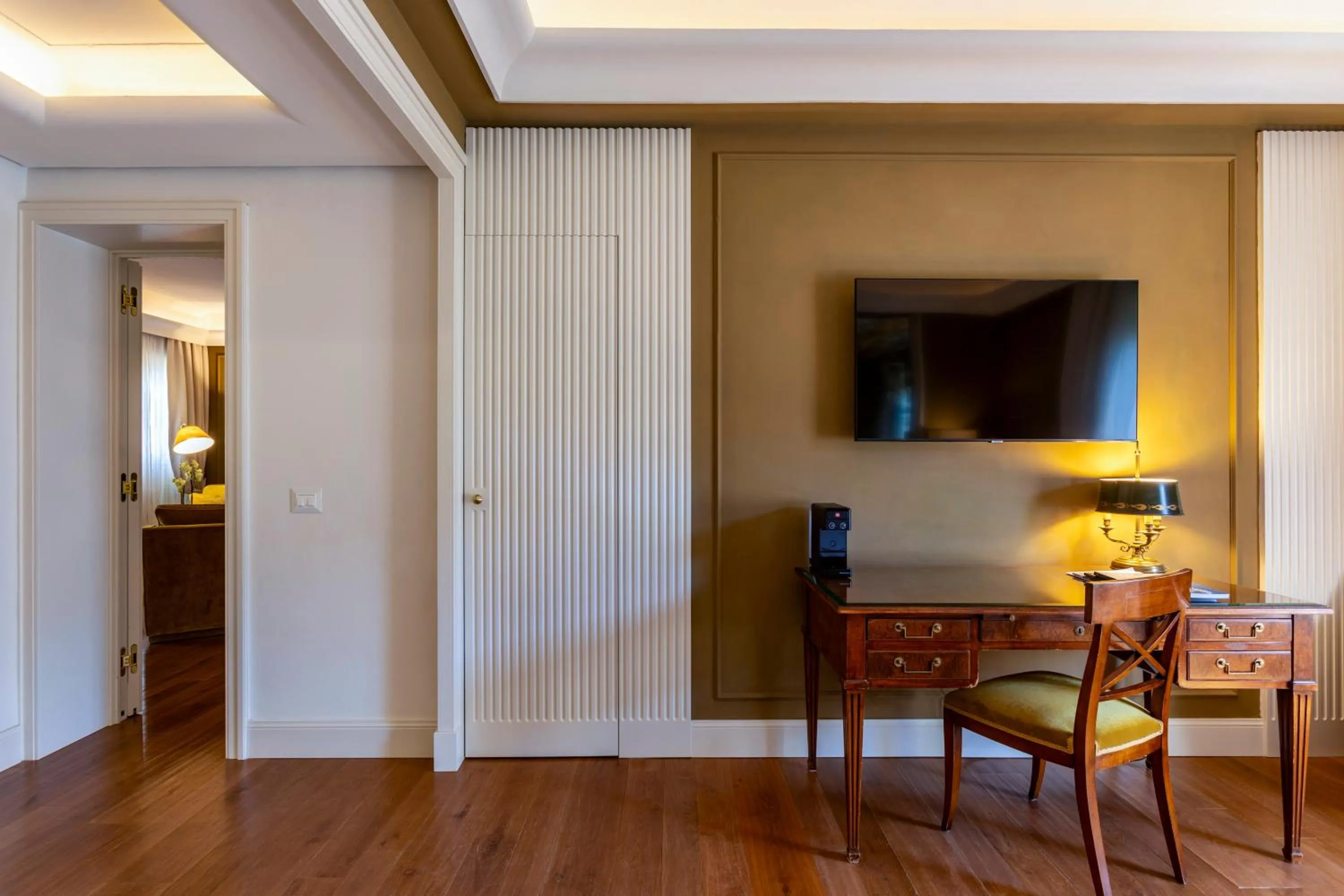 TV and multimedia in Hotel Regency - Small Luxury Hotels of the World