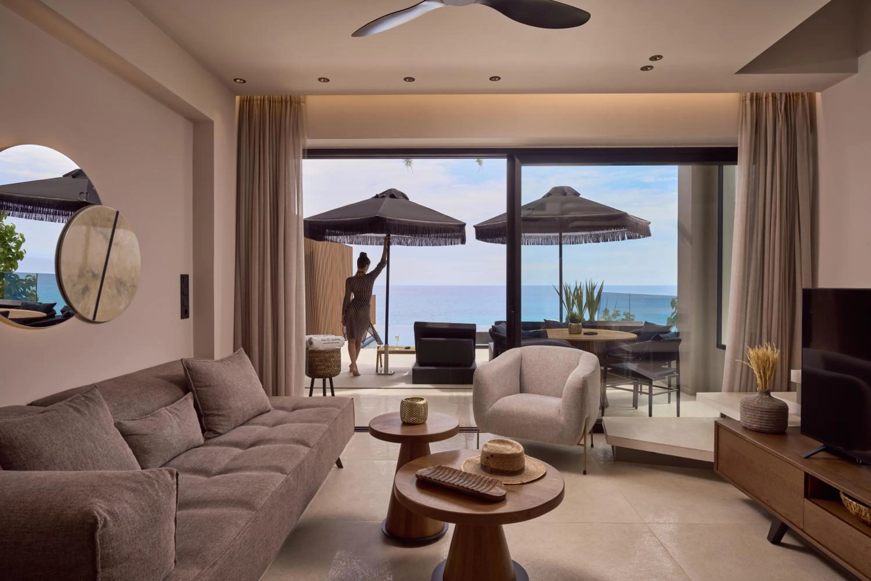 TV and multimedia in SEA ZANTE Luxury Beachfront Retreat