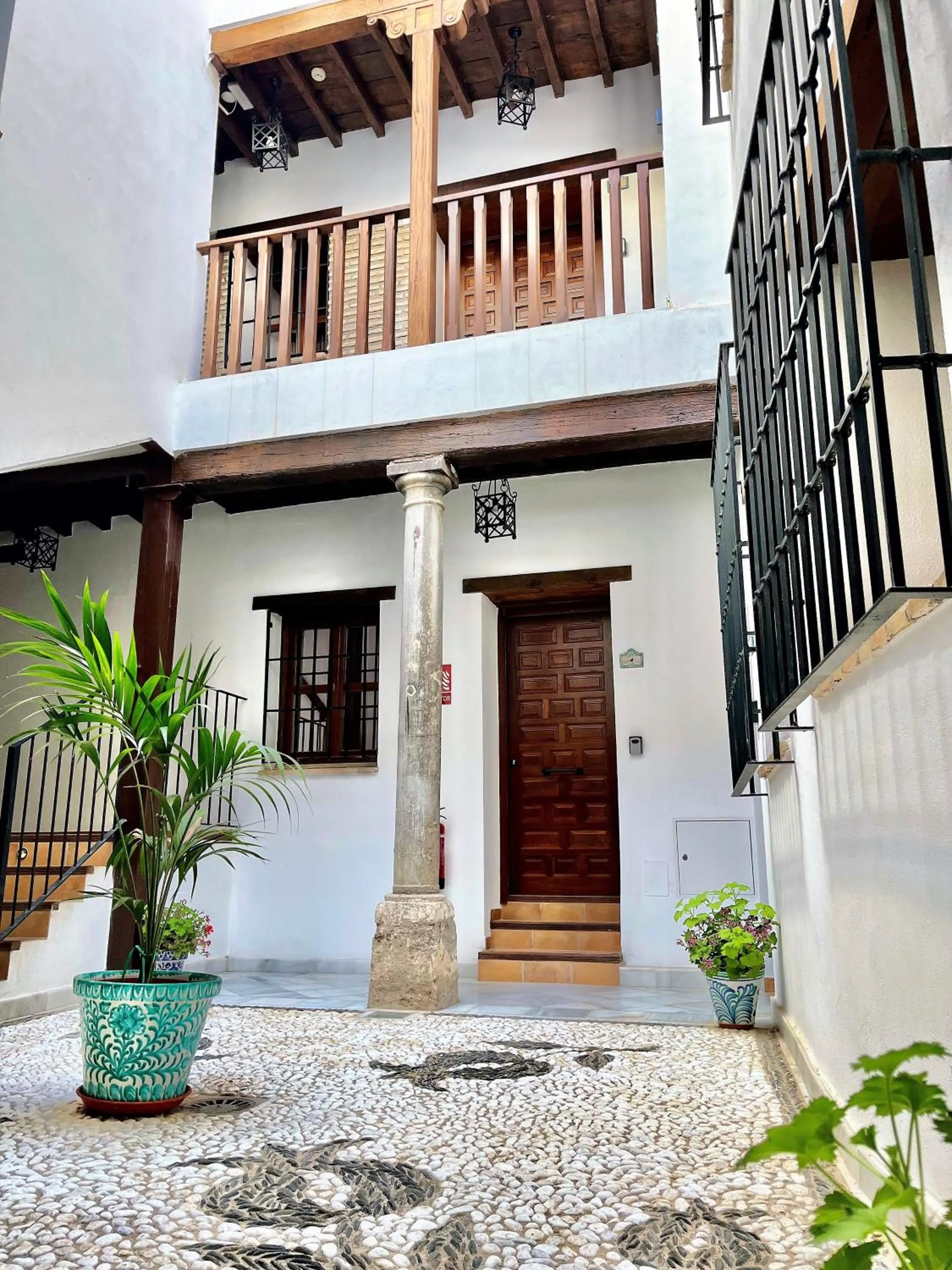Inner courtyard view in SUITES CASA DE LAS COLUMNAS