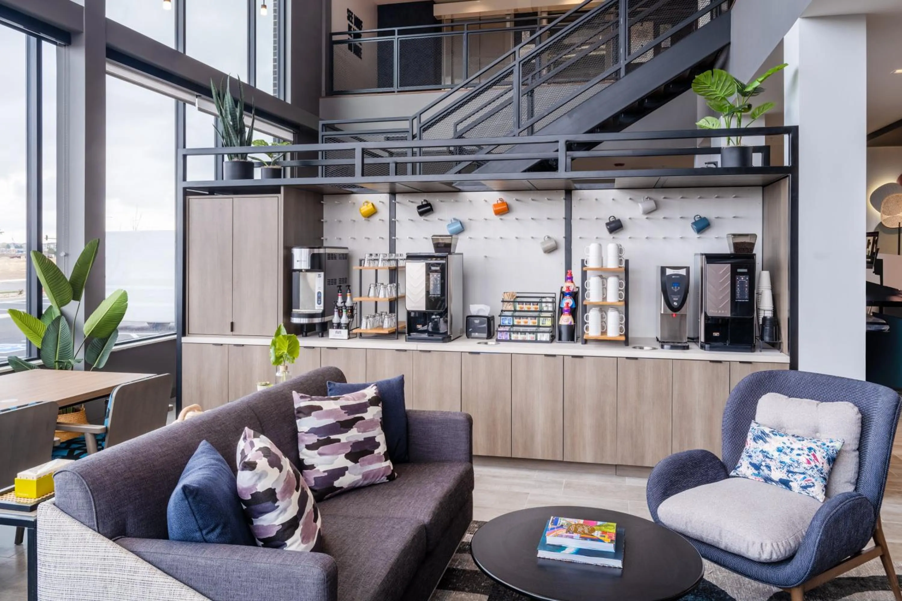 Lounge or bar in Atwell Suites - DENVER AIRPORT TOWER ROAD by IHG