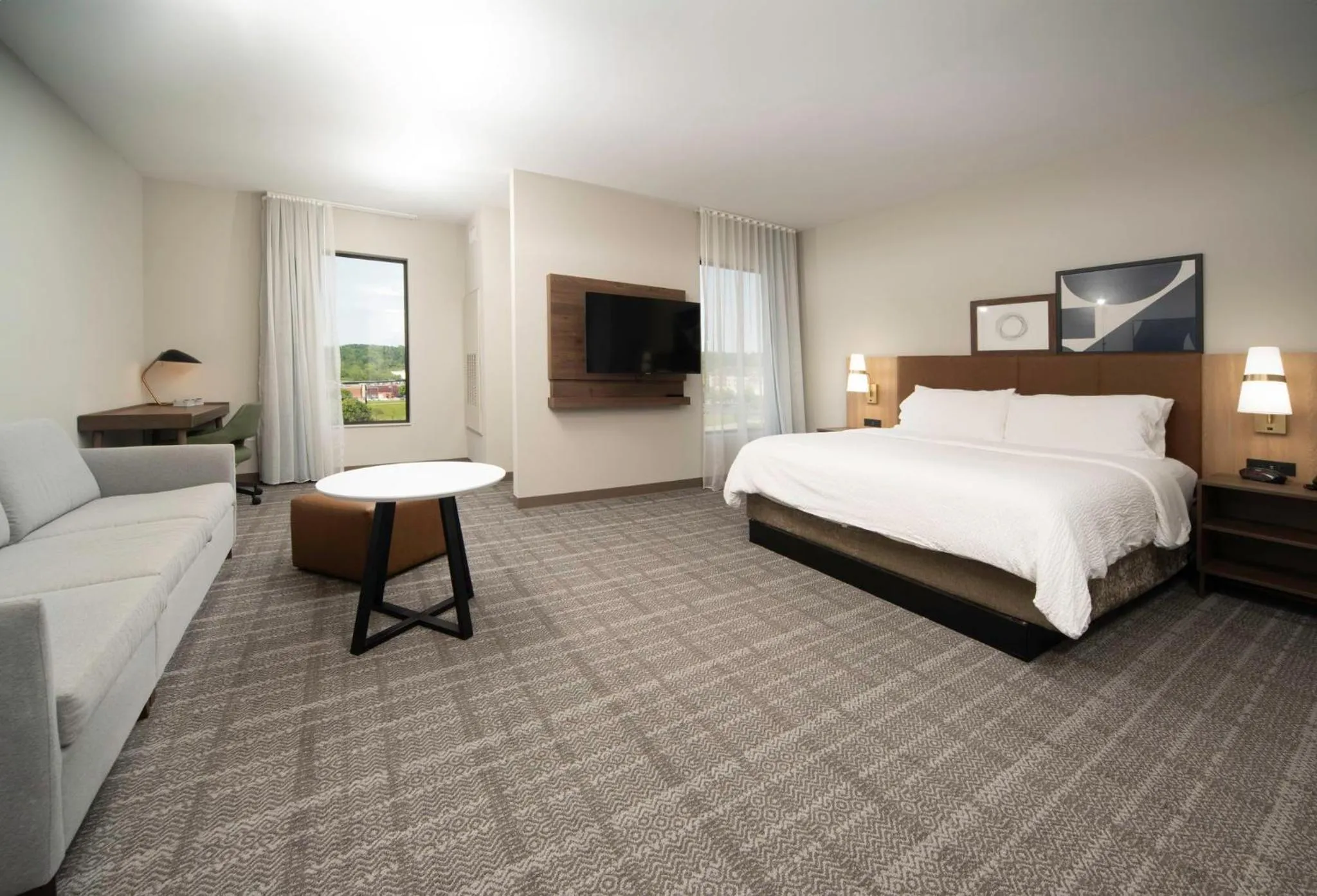 Photo of the whole room, Bed in Staybridge Suites - Cincinnati East - Milford by IHG