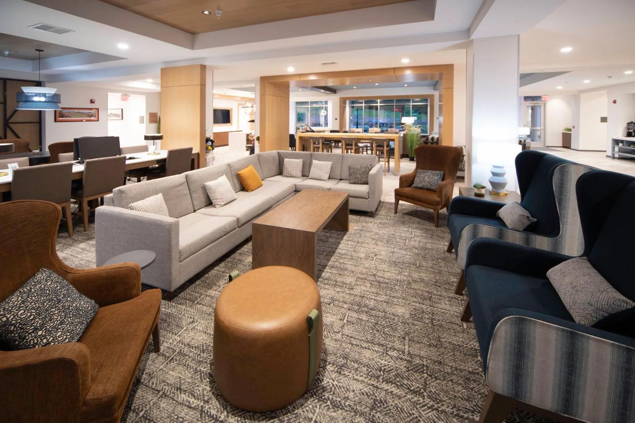 Property building in Staybridge Suites - Cincinnati East - Milford by IHG