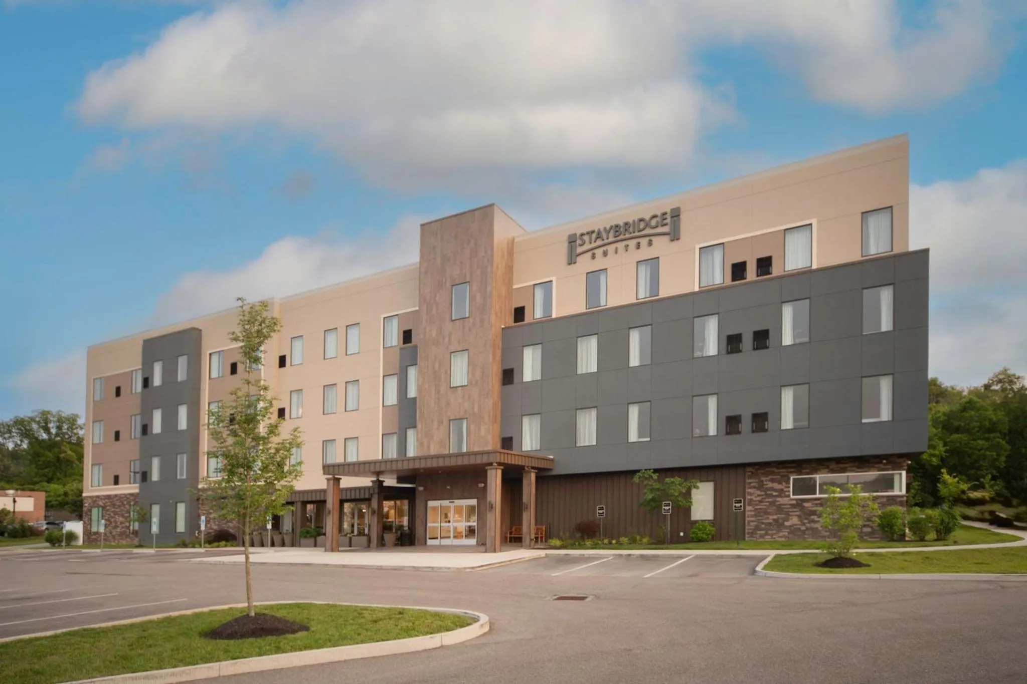 Property building in Staybridge Suites - Cincinnati East - Milford by IHG