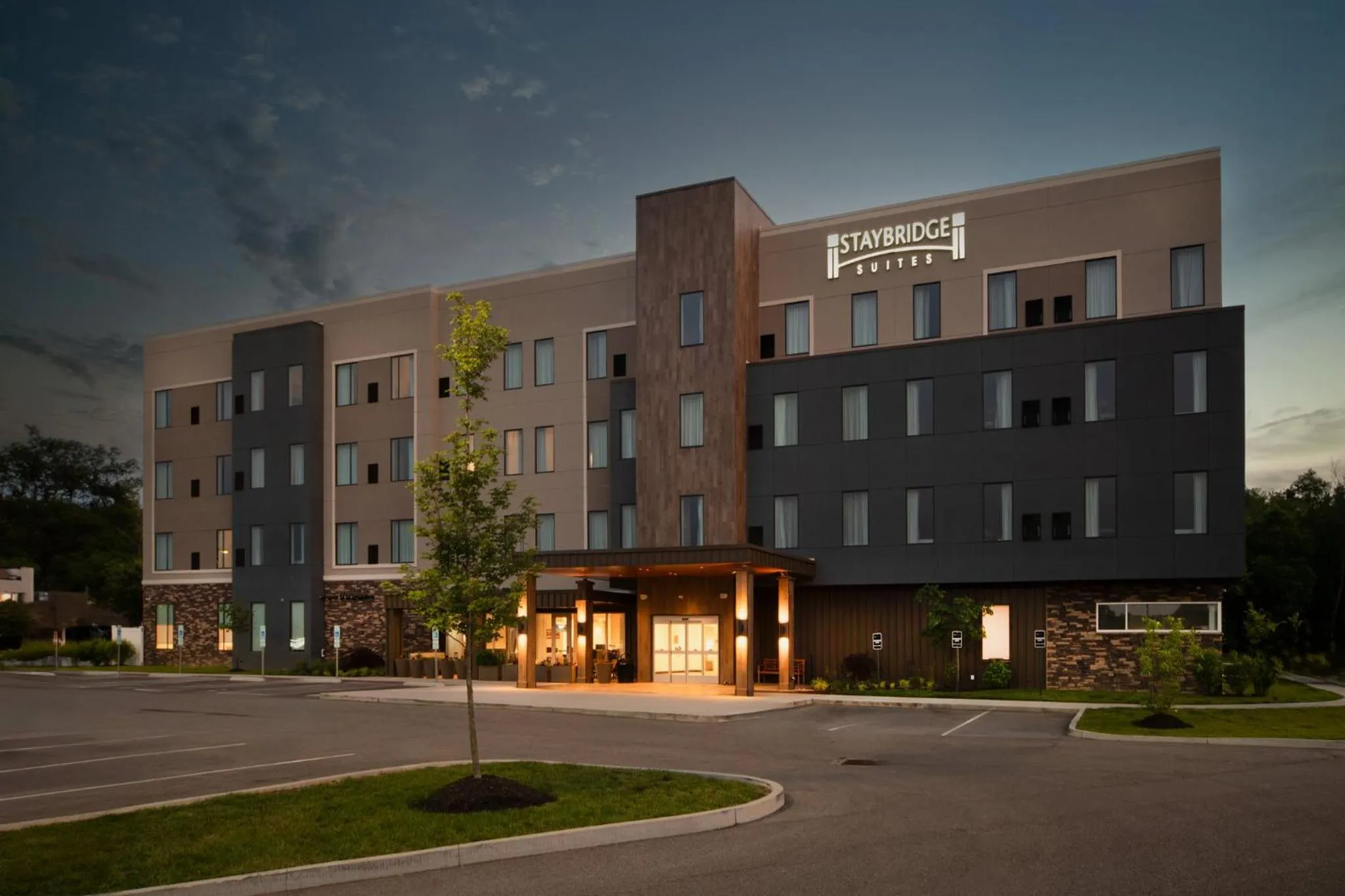 Property building in Staybridge Suites - Cincinnati East - Milford by IHG