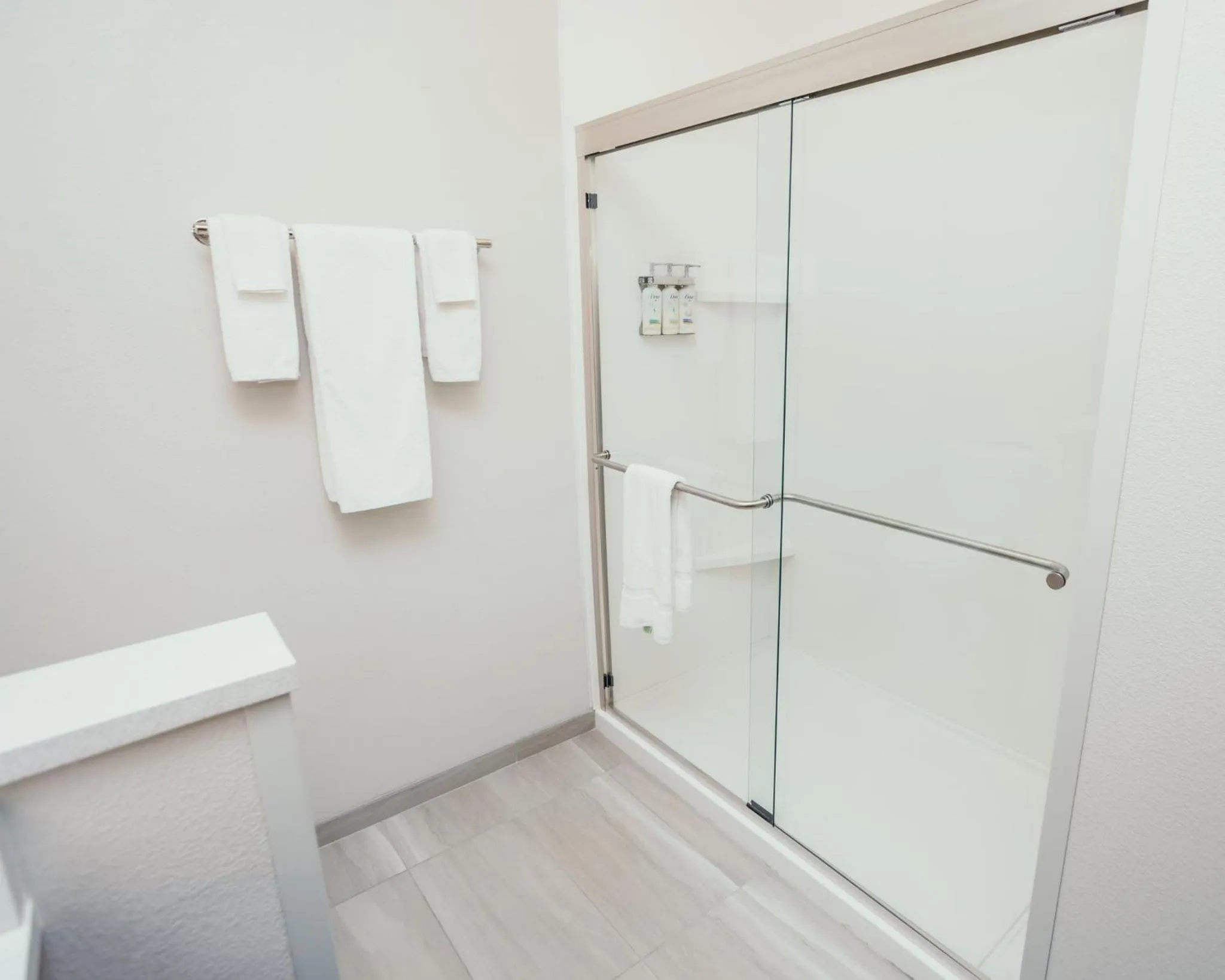 Photo of the whole room in Holiday Inn Express - Des Moines - Ankeny by IHG